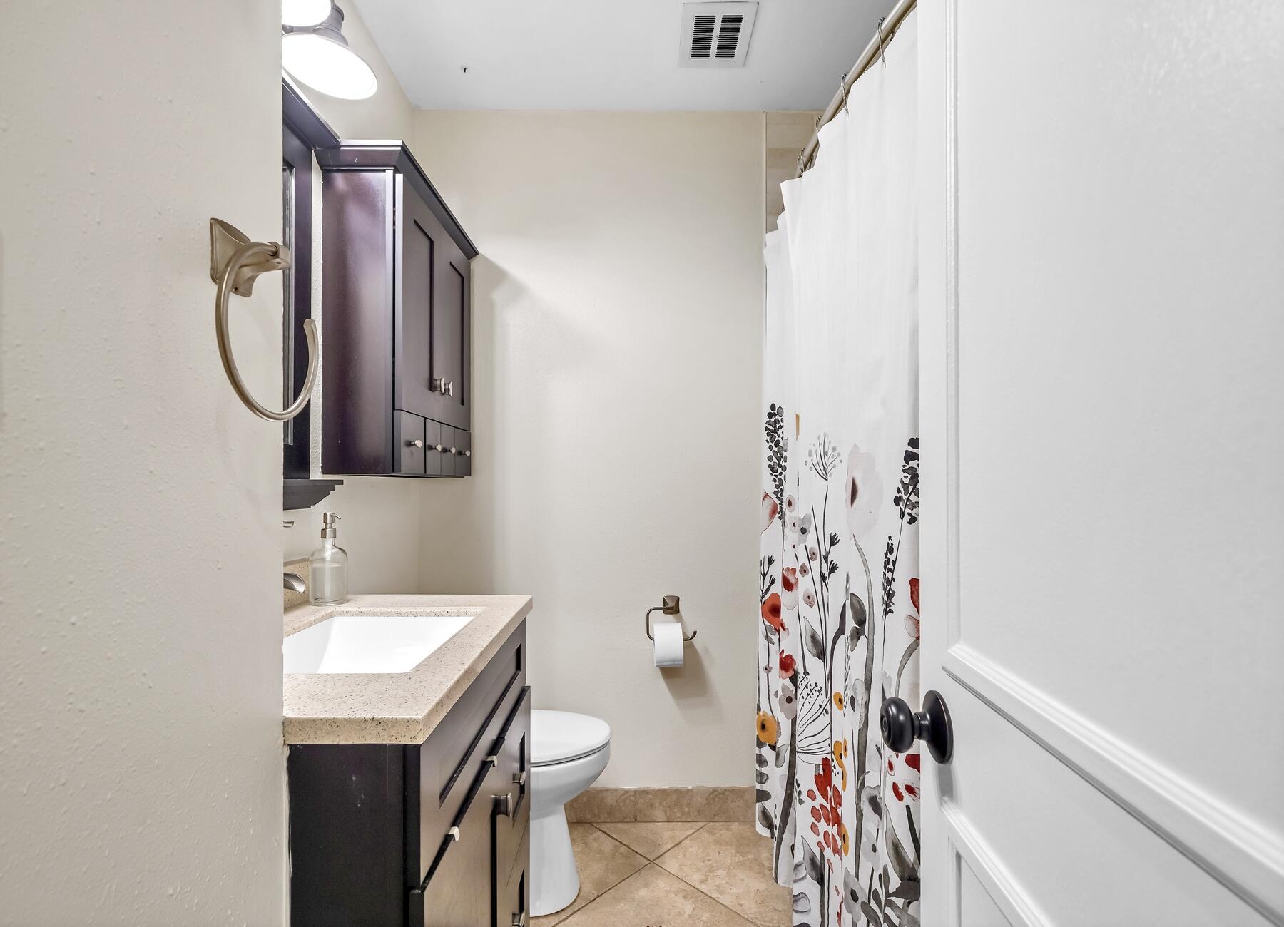 MIRAMAR EST 1ST ADD LOT 4 BLK C - Residential