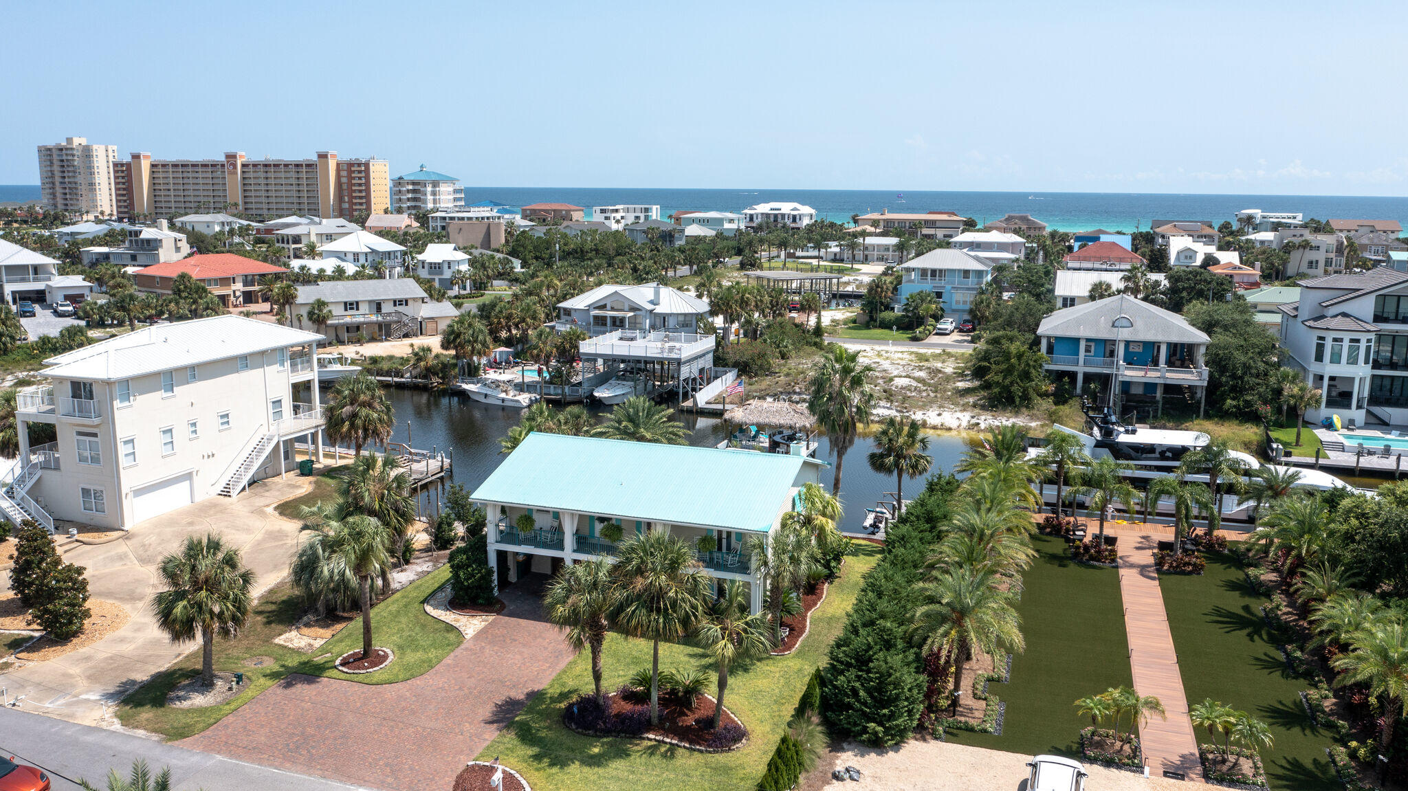 HOLIDAY ISLE - Residential