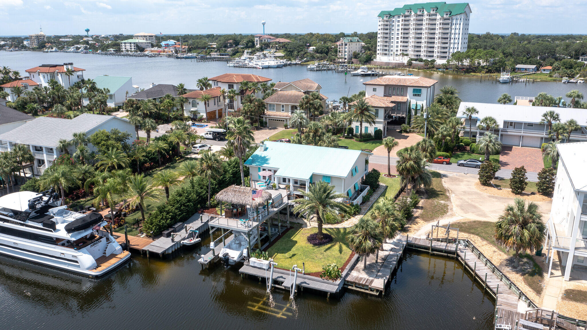 HOLIDAY ISLE - Residential
