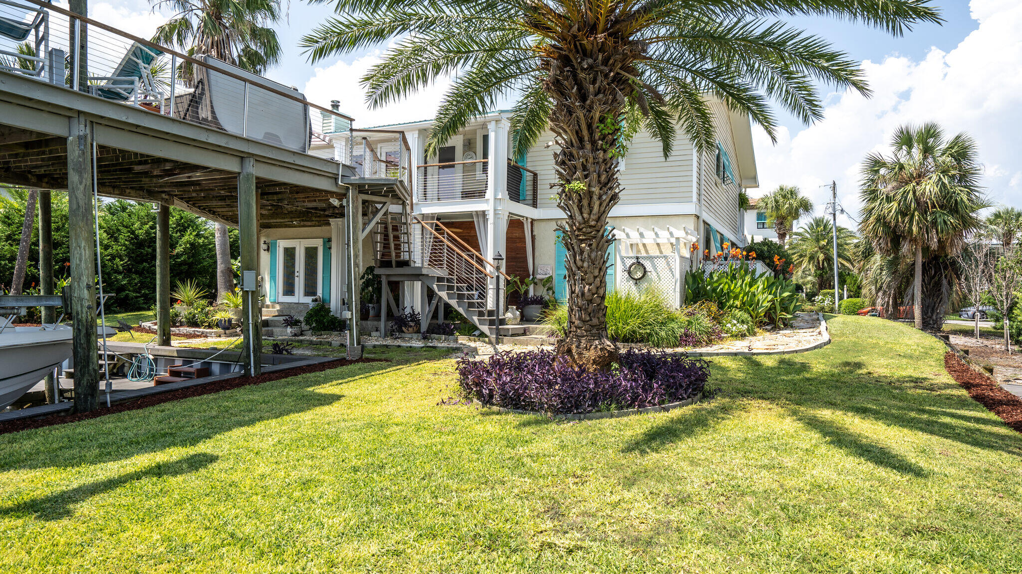 HOLIDAY ISLE - Residential
