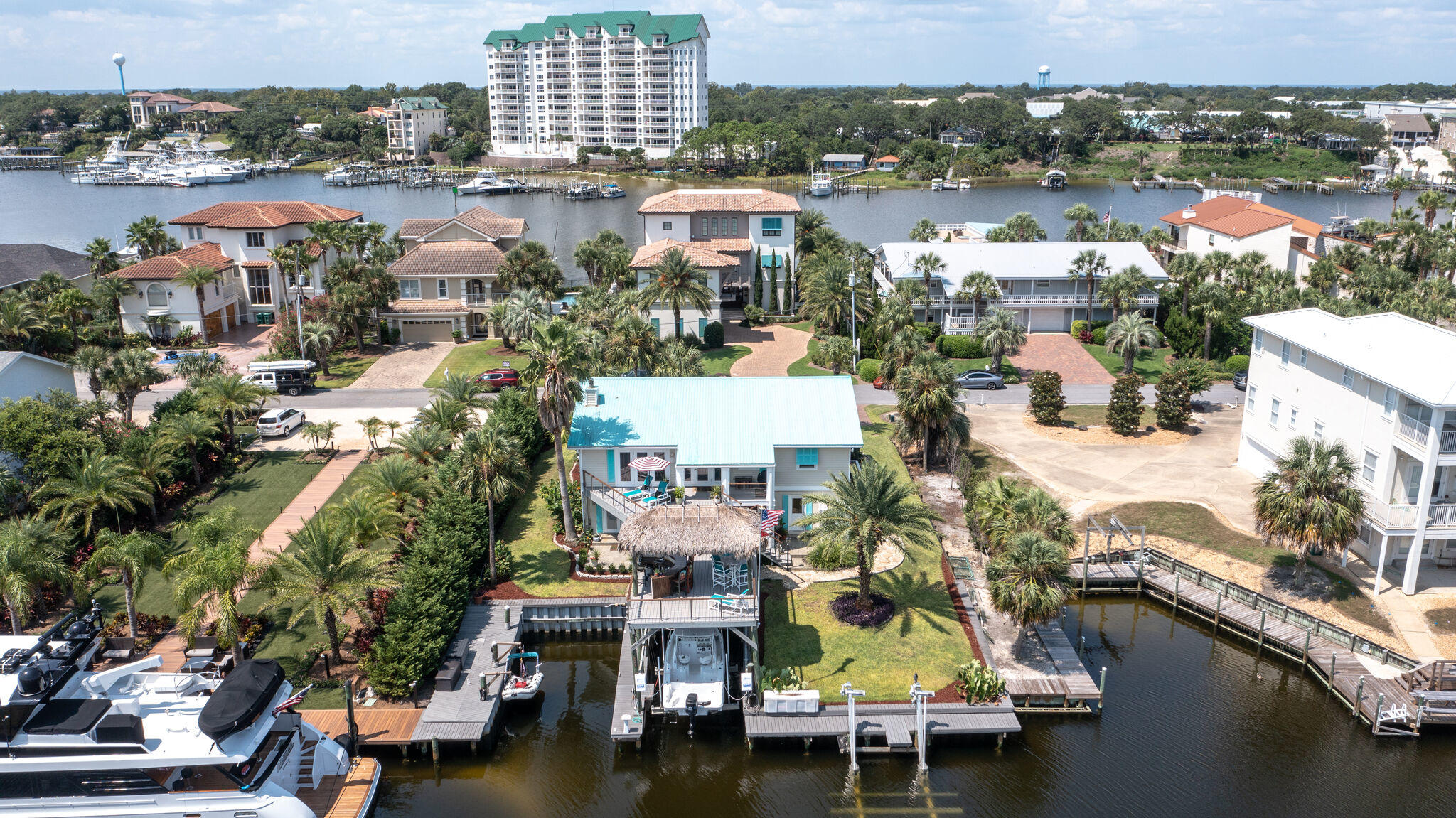 HOLIDAY ISLE - Residential