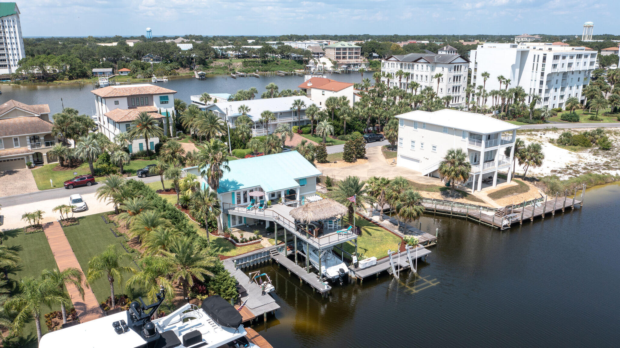 HOLIDAY ISLE - Residential