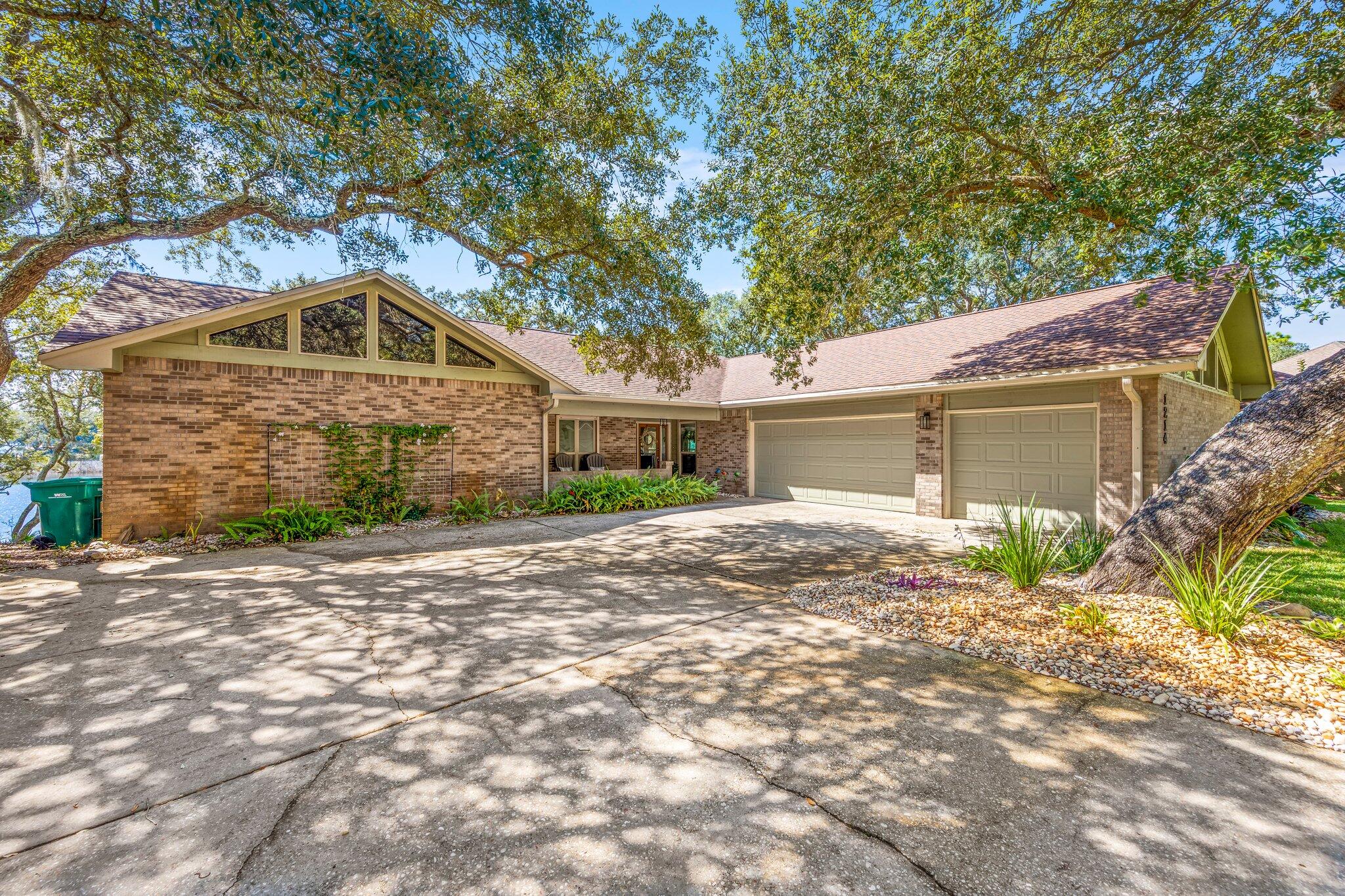 North Lake Pippin - Residential Lease