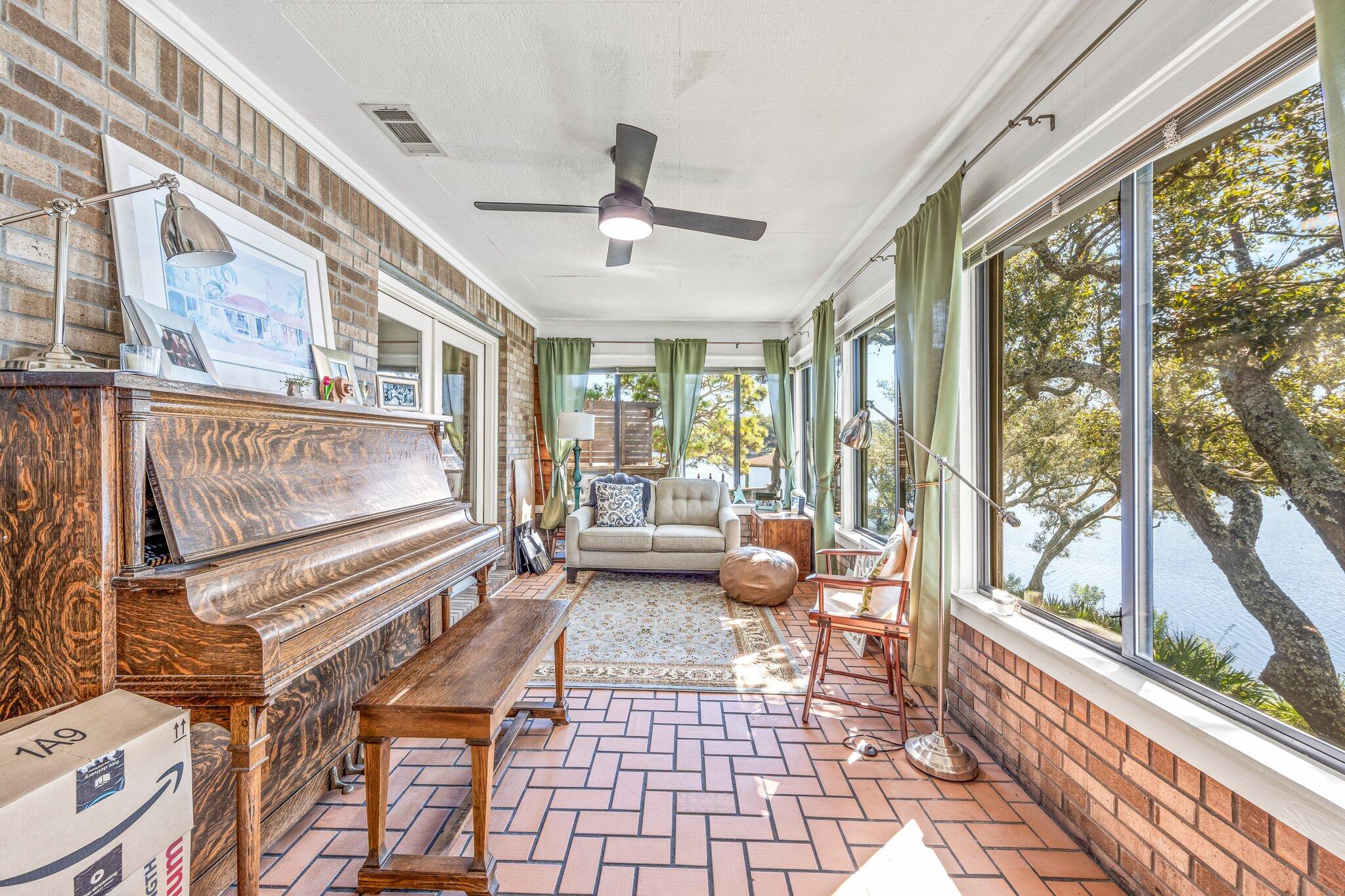 North Lake Pippin - Residential Lease