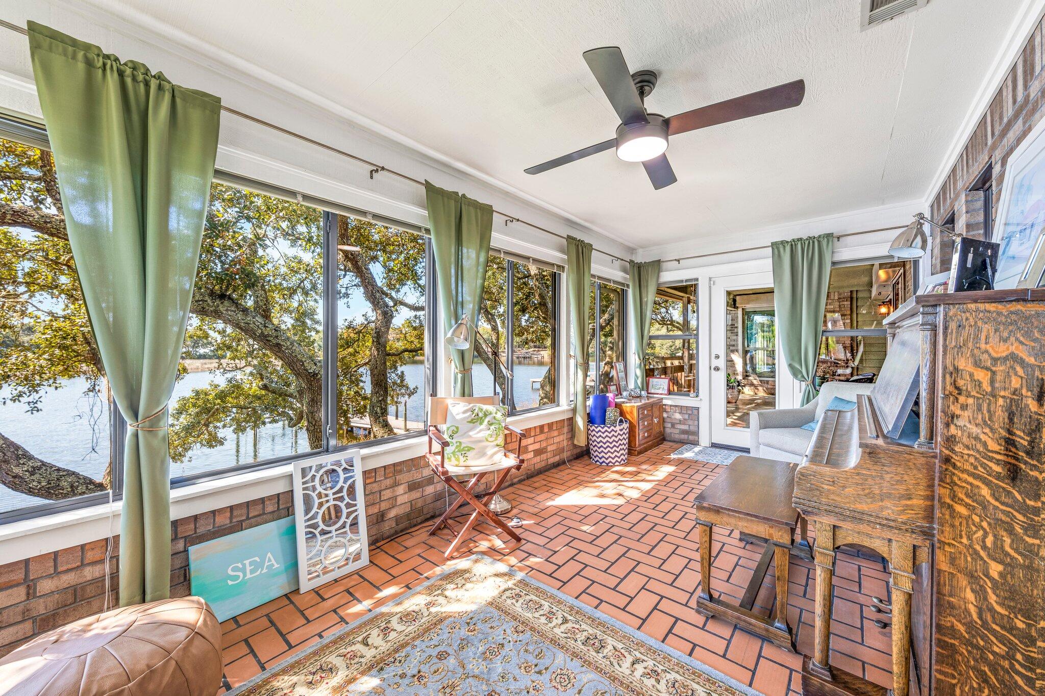 North Lake Pippin - Residential Lease