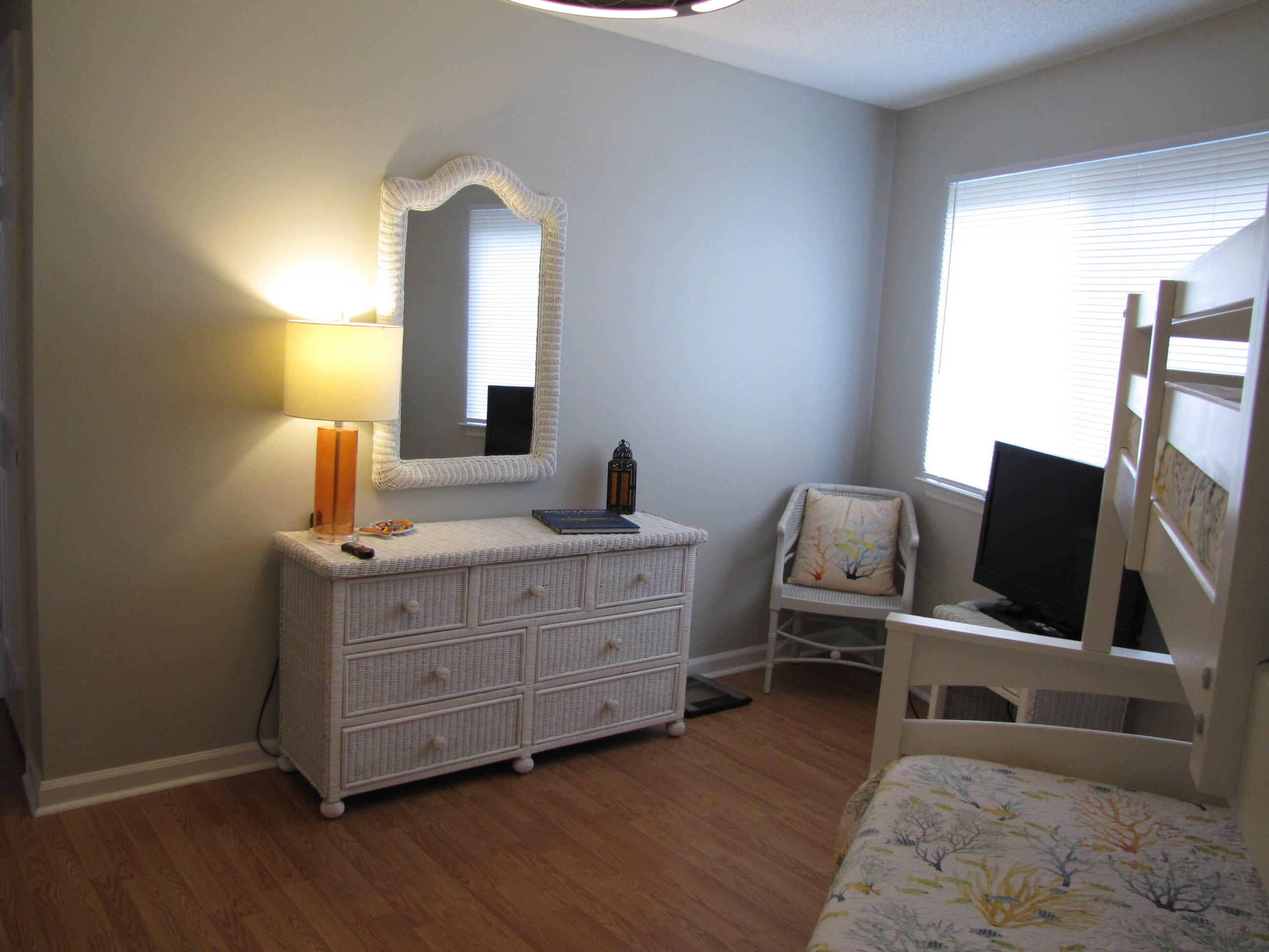 CRYSTAL VILLAGE II CONDO PH 1 - Residential