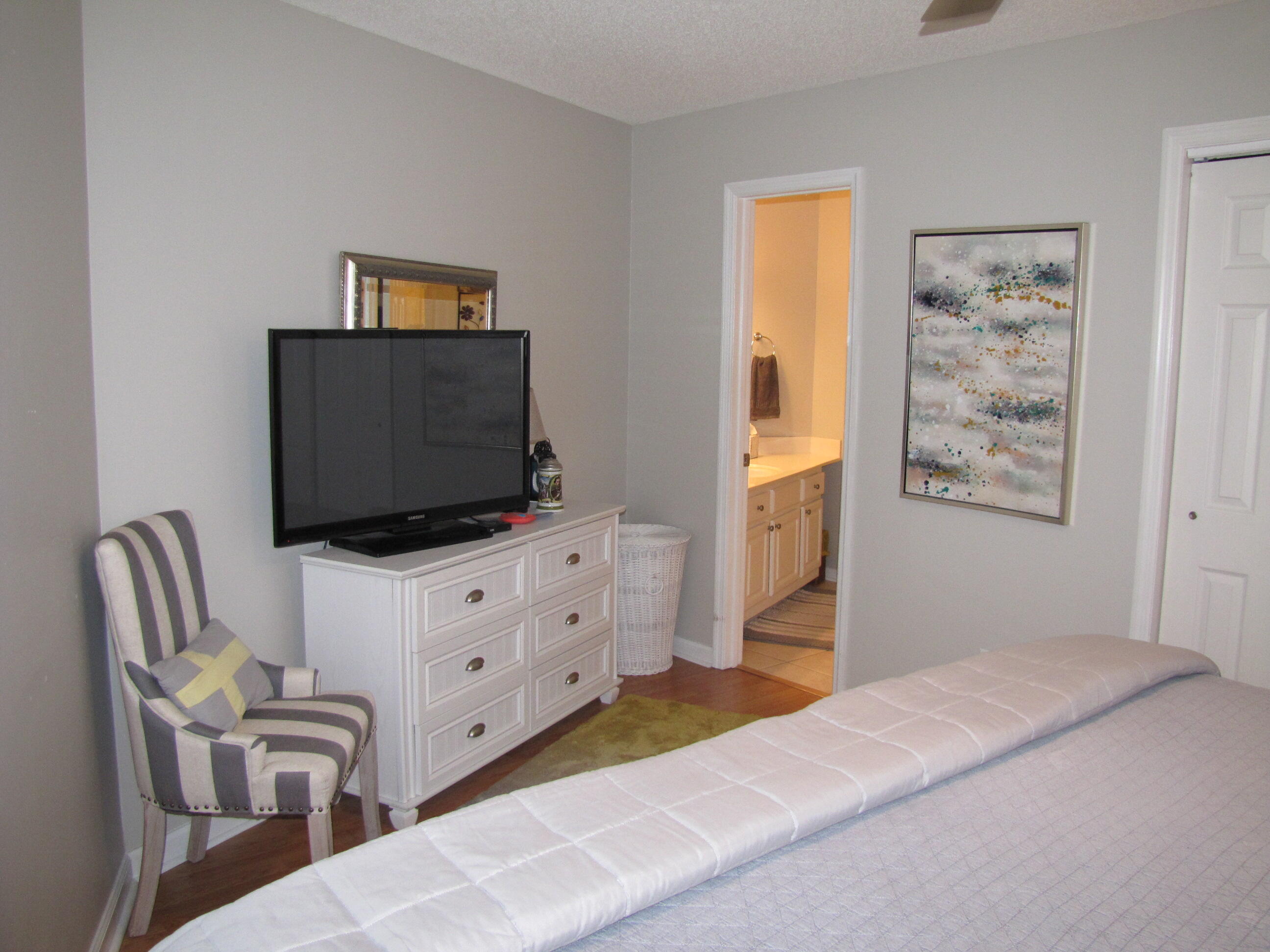 CRYSTAL VILLAGE II CONDO PH 1 - Residential