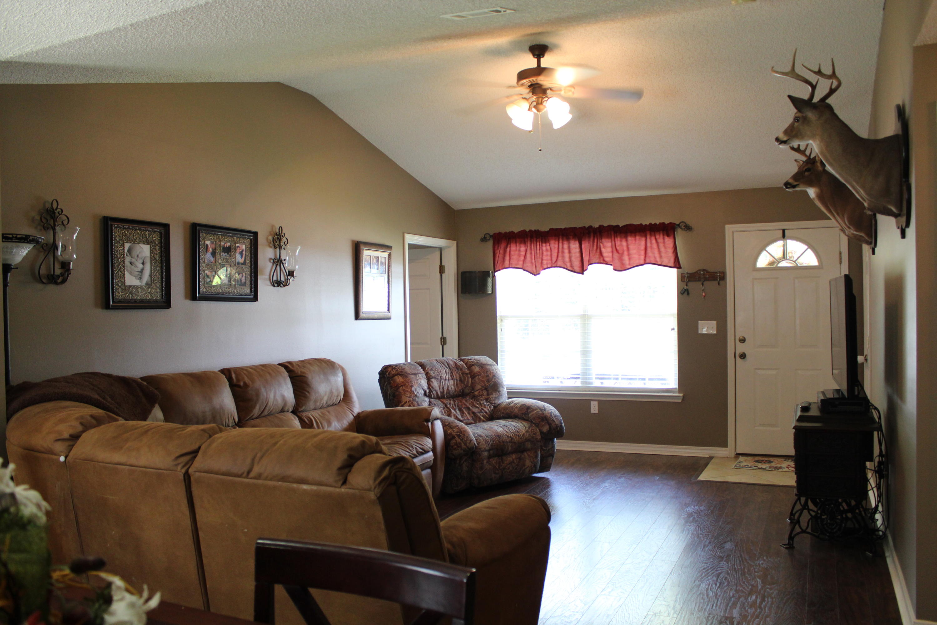 CRESTVIEW HEIGHTS 1ST ADD - Residential