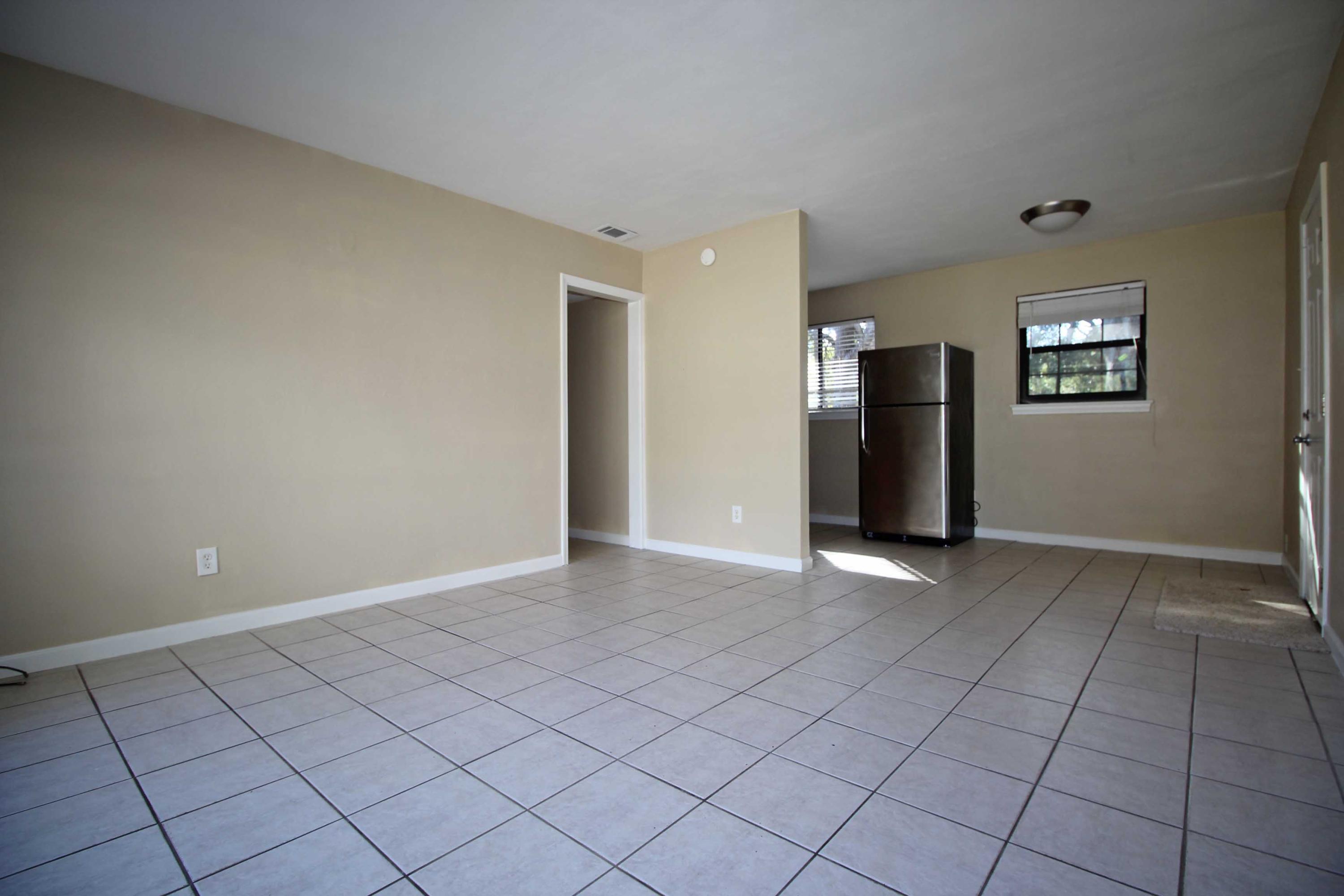 ELLIOTTS POINT 7TH ADDN - Residential