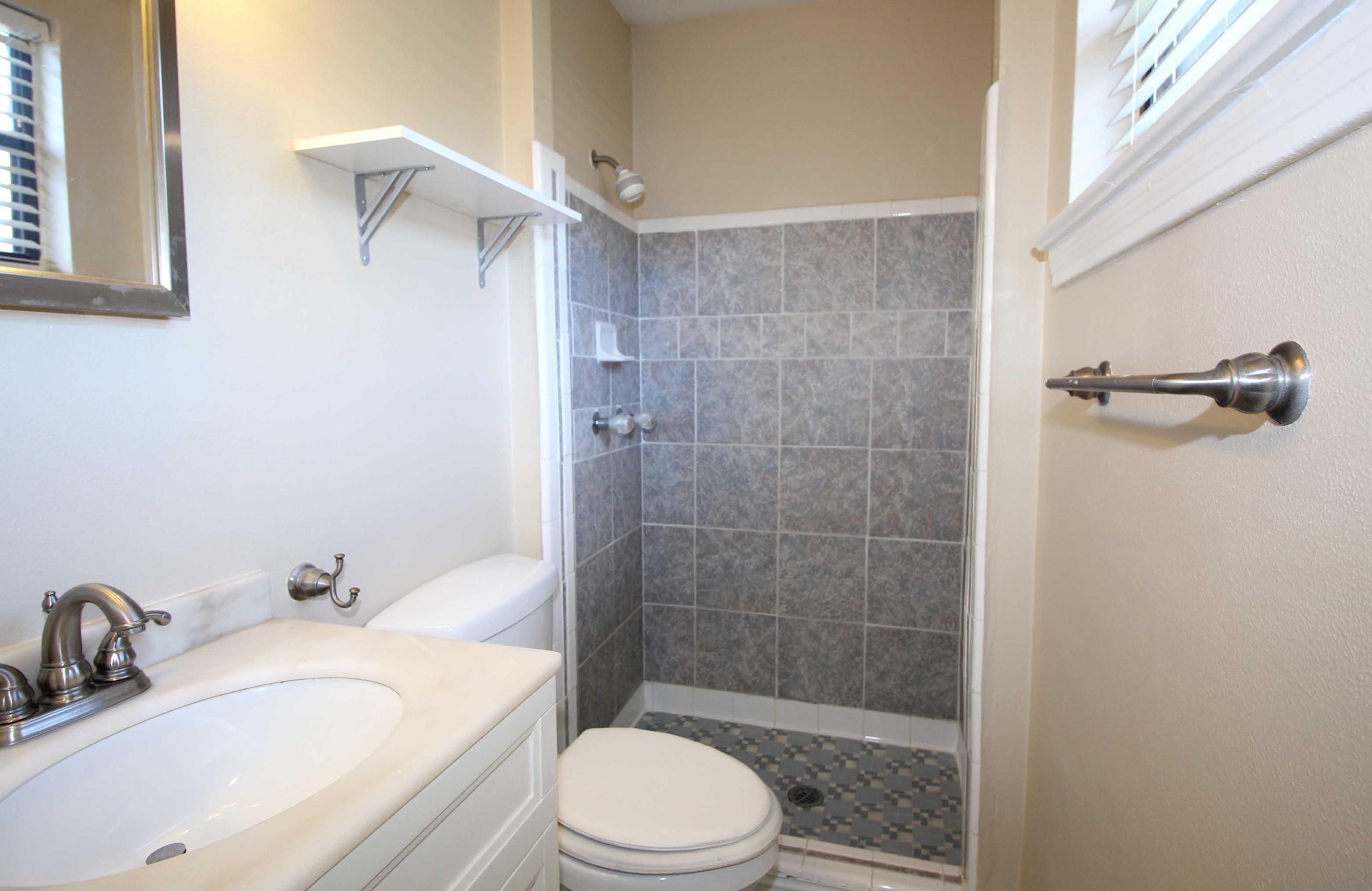 ELLIOTTS POINT 7TH ADDN - Residential