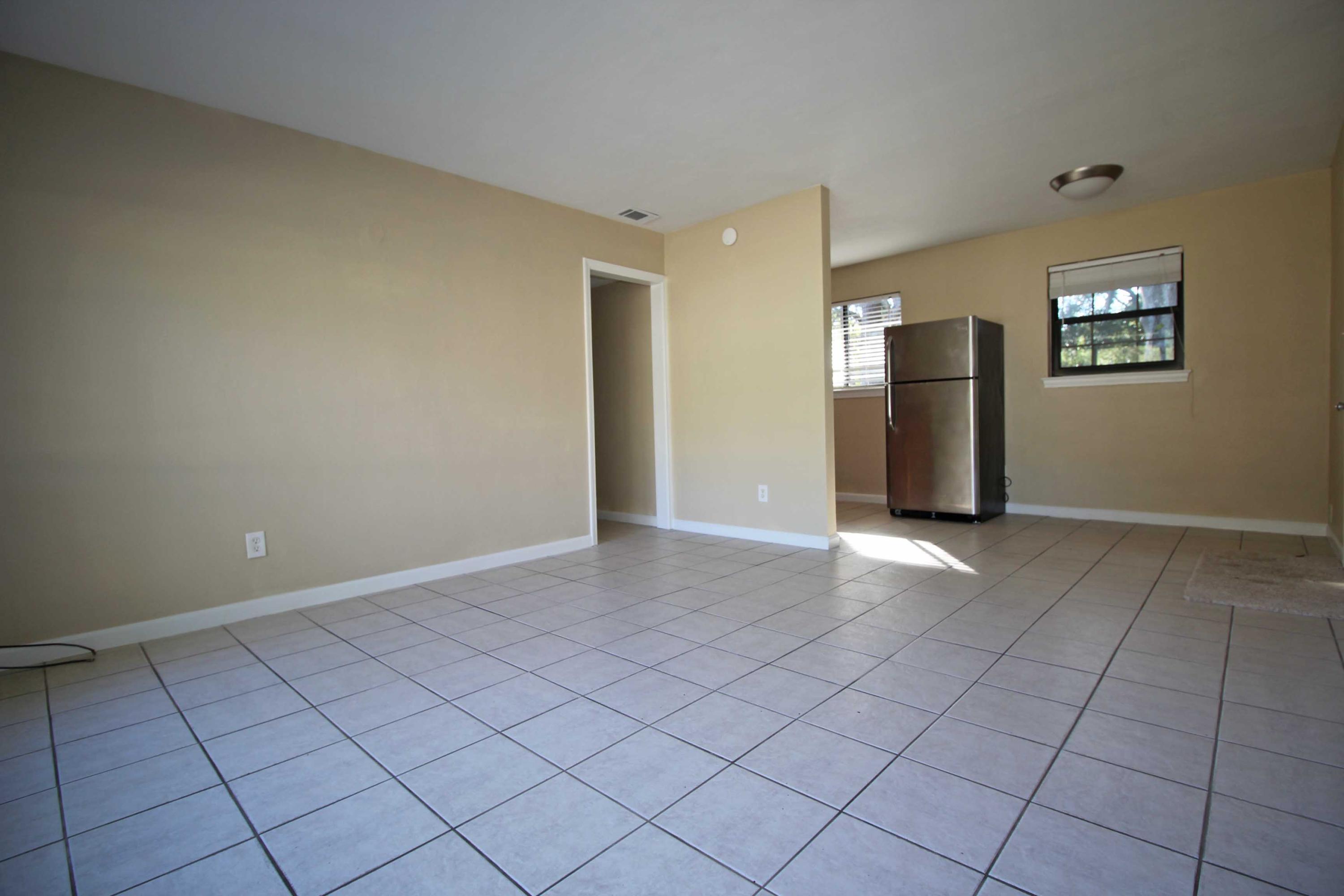 ELLIOTTS POINT 7TH ADDN - Residential