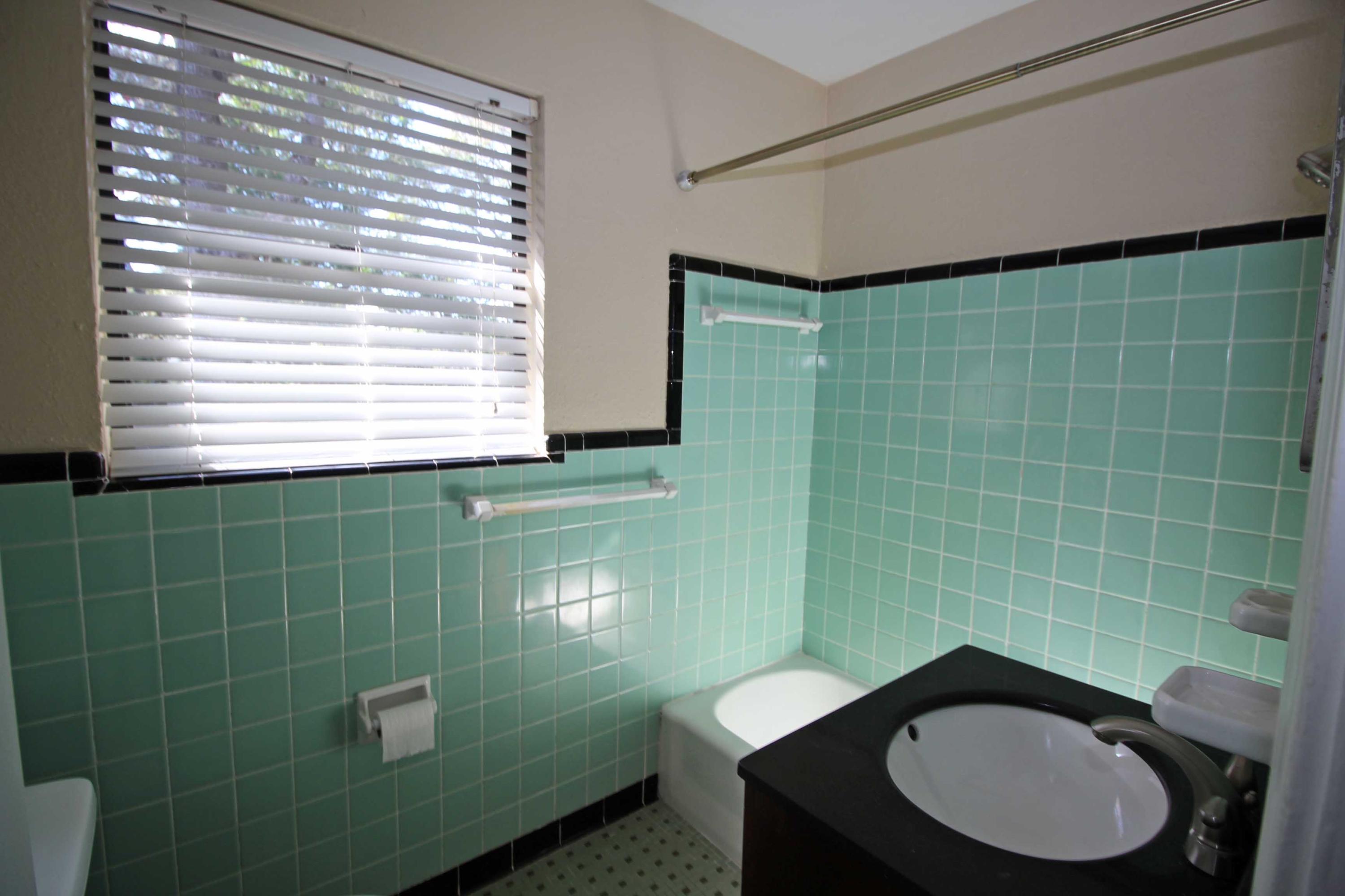 ELLIOTTS POINT 7TH ADDN - Residential