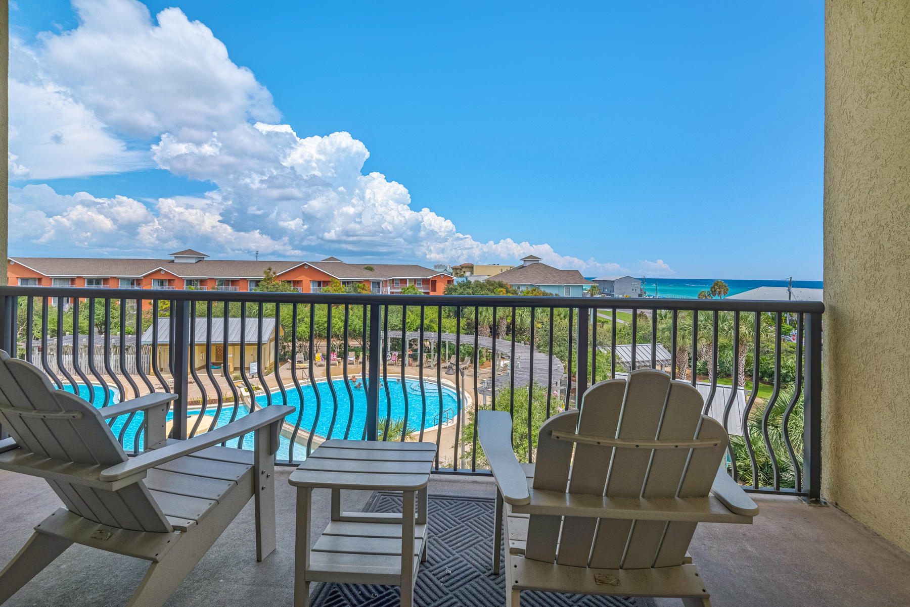 BEACH RESORT - Residential