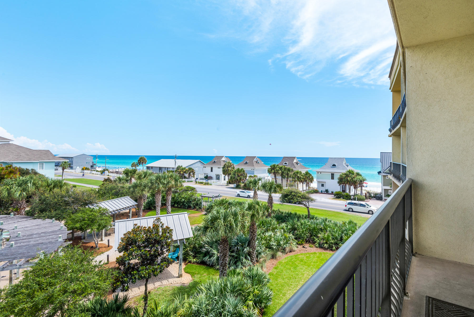 BEACH RESORT - Residential