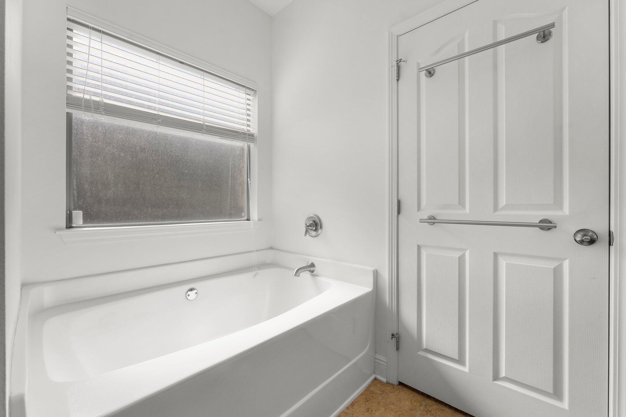 WHISPERING LAKE - Residential Lease