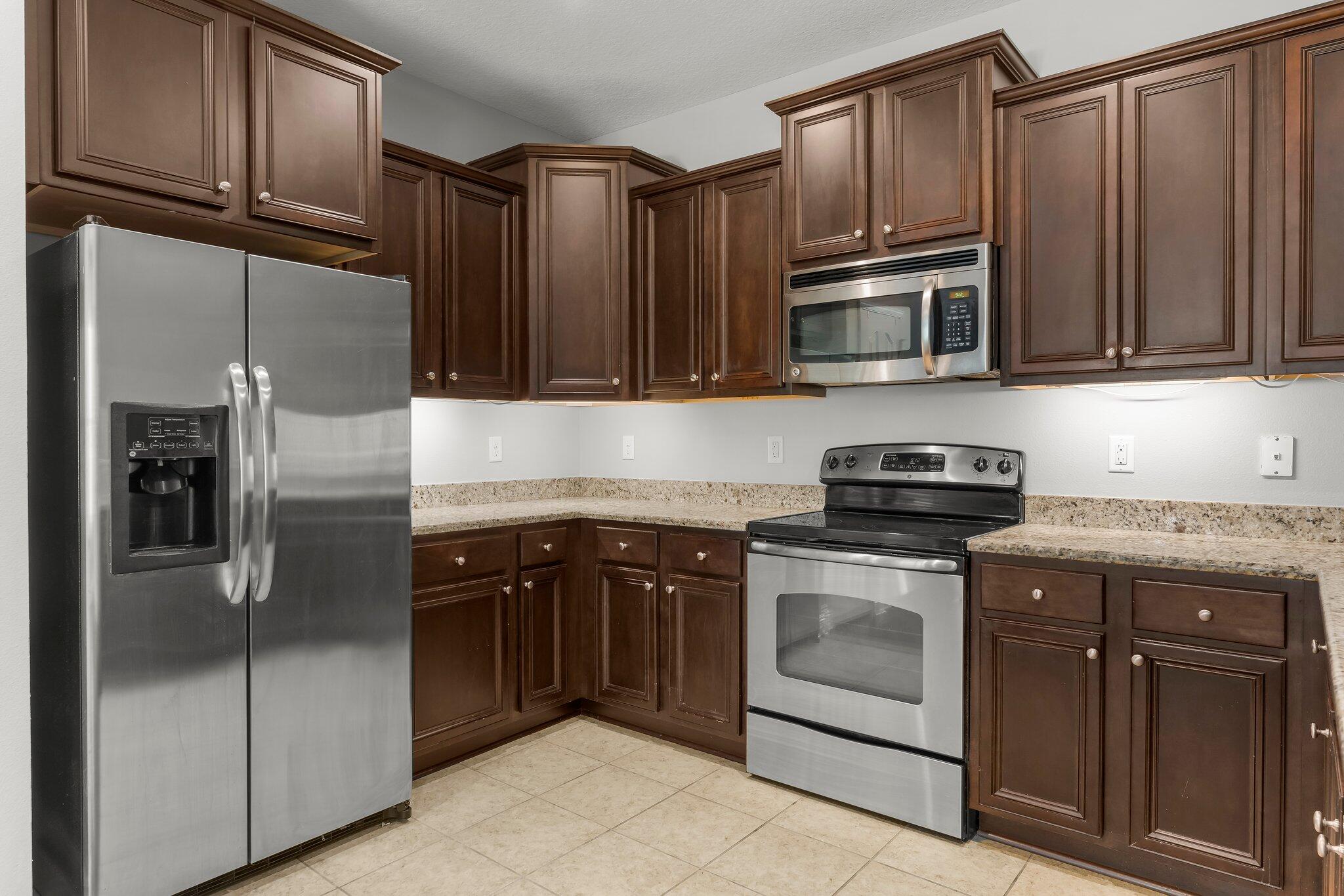 WHISPERING LAKE - Residential Lease