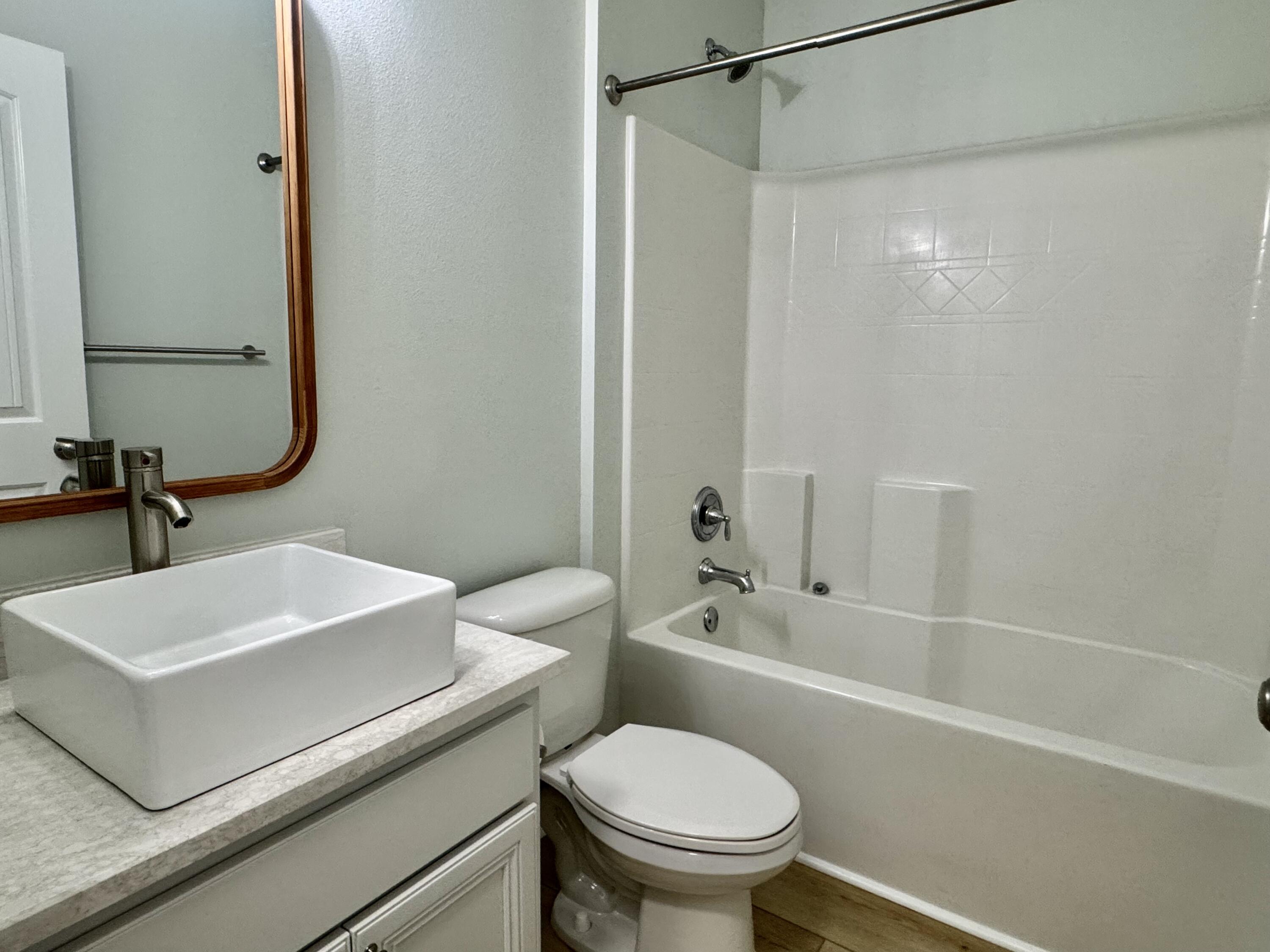 DRIFTWOOD ESTATES - Residential Lease