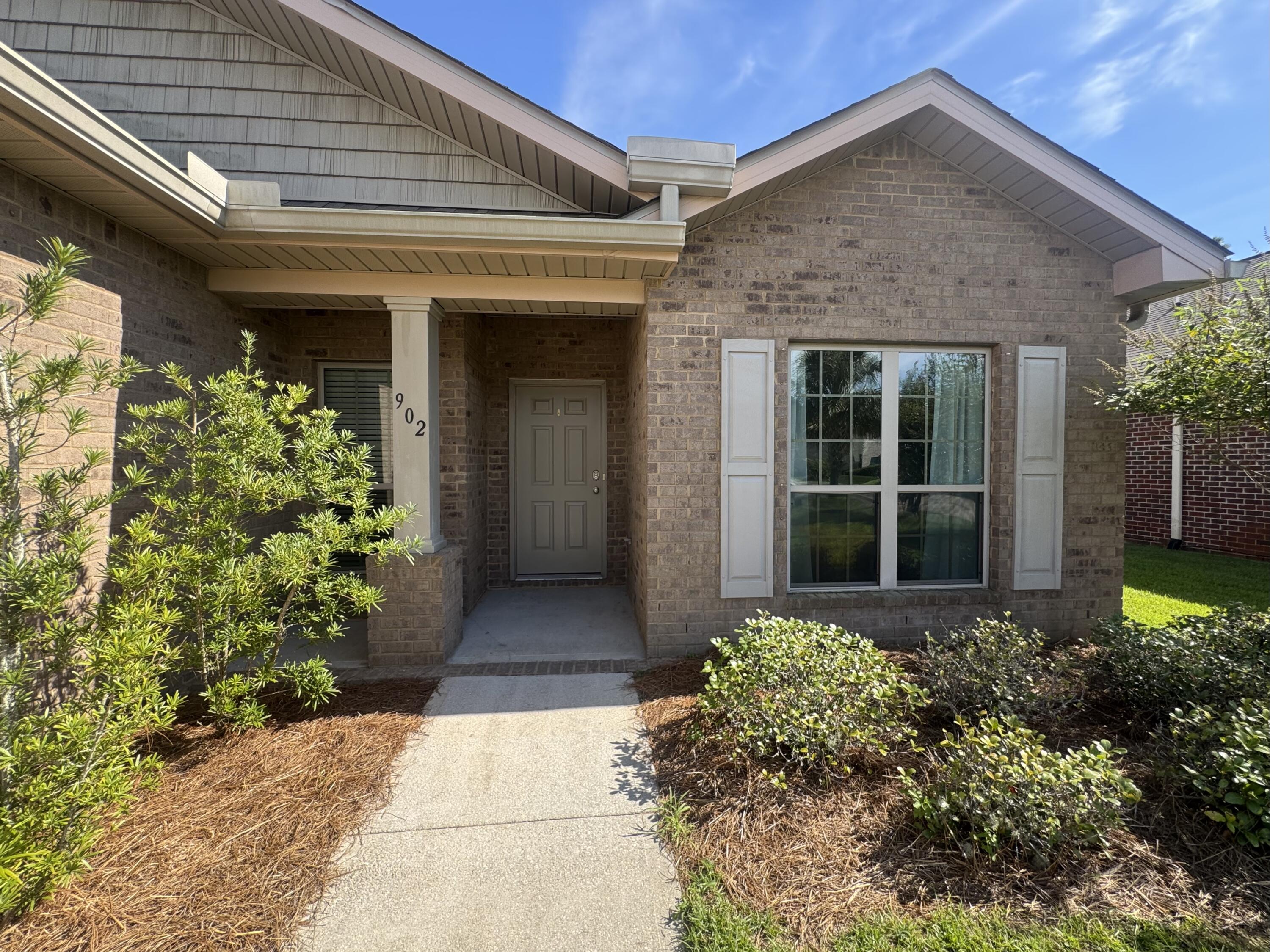 DRIFTWOOD ESTATES - Residential Lease