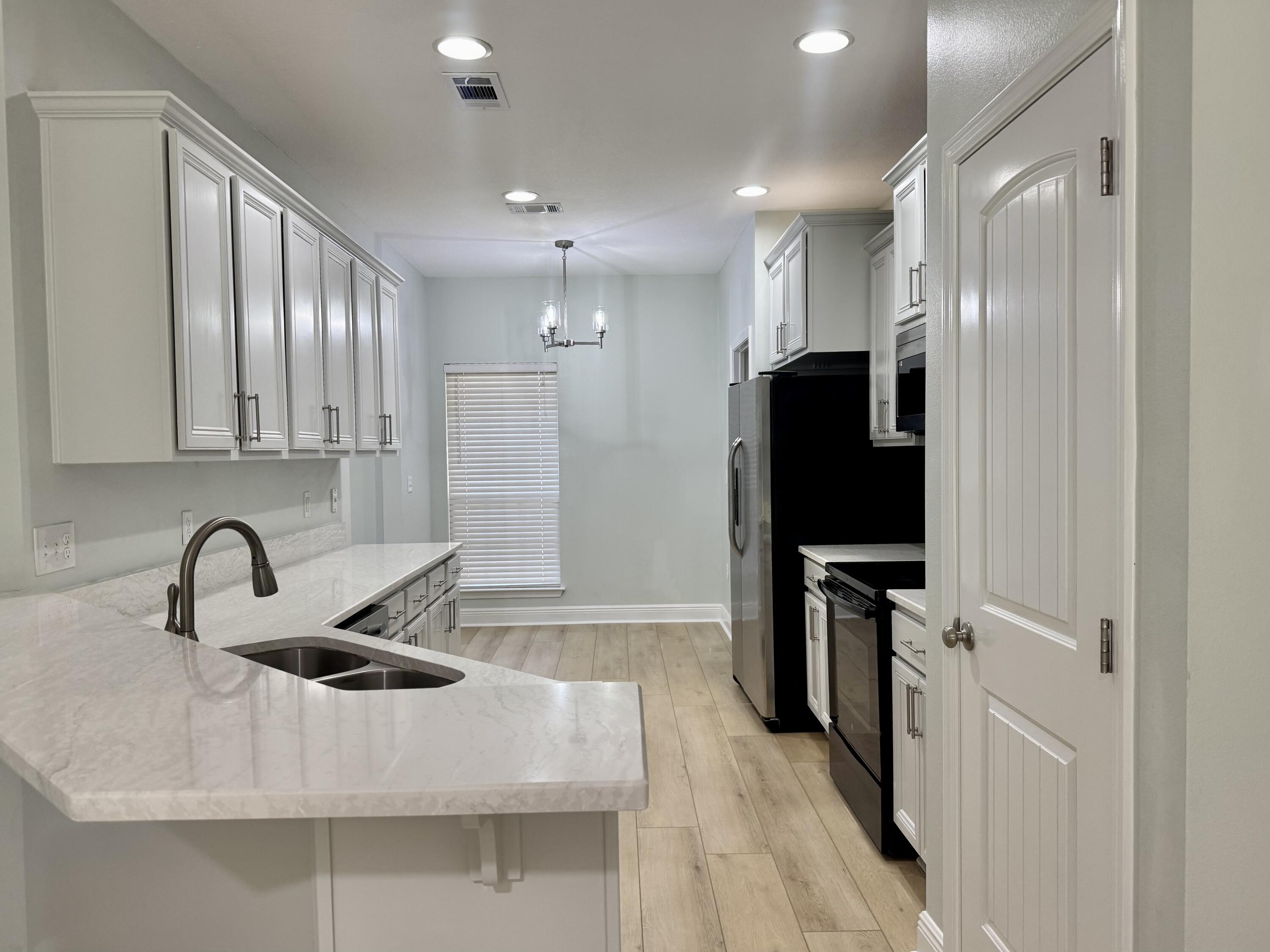 DRIFTWOOD ESTATES - Residential Lease