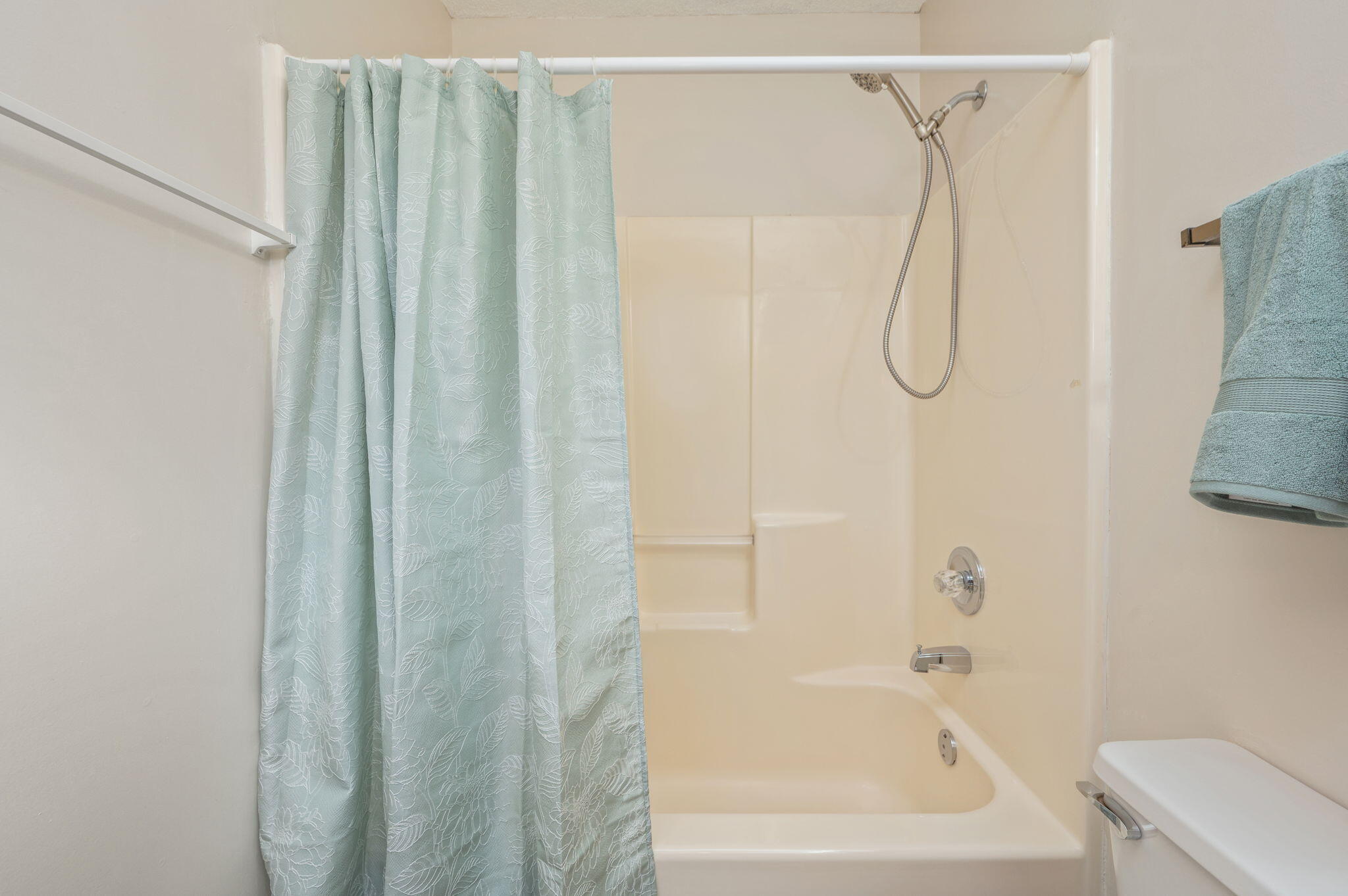 SOUTHVIEW EST PH II - Residential Lease