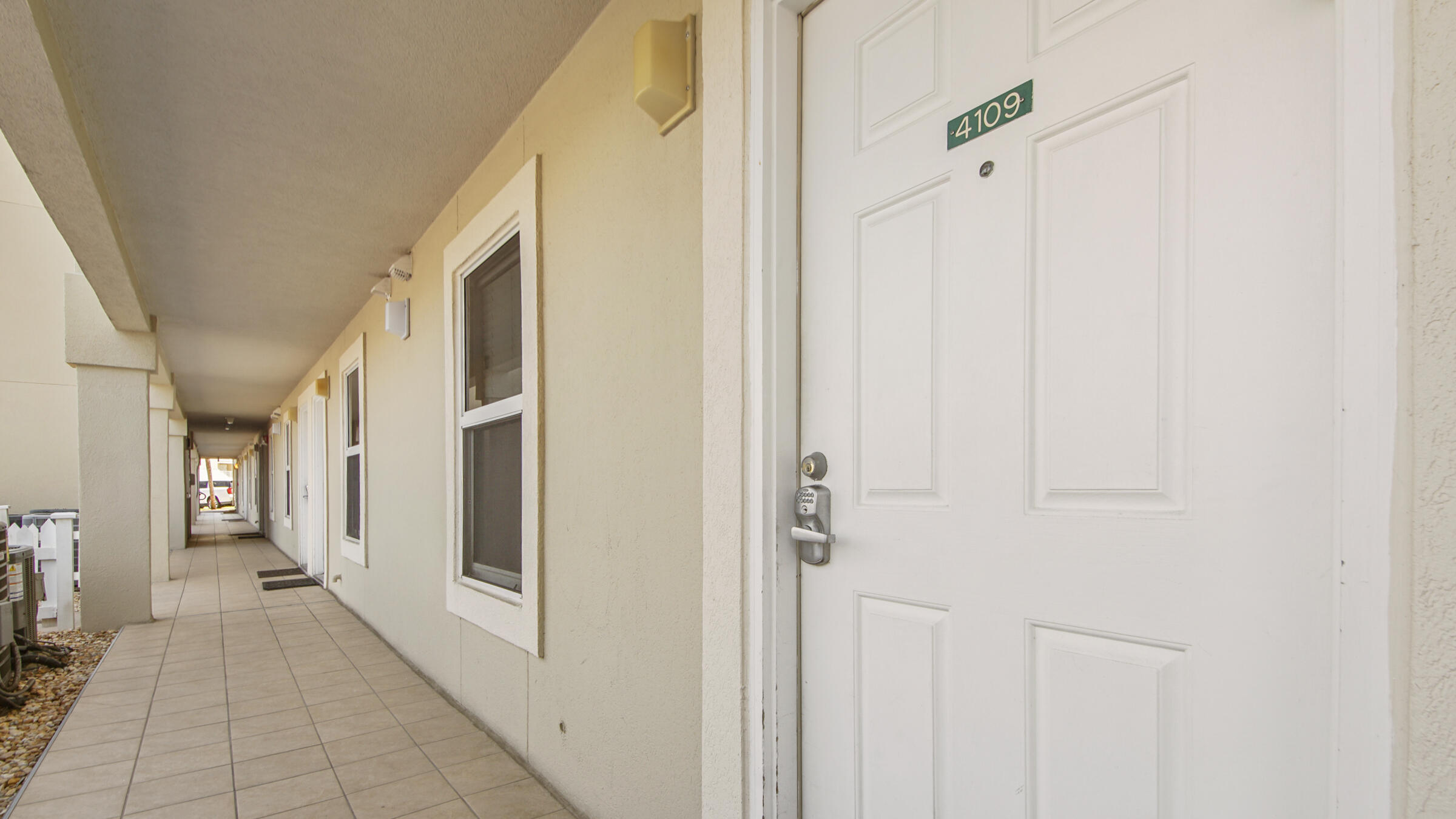 MARAVILLA CONDO 2 - Residential