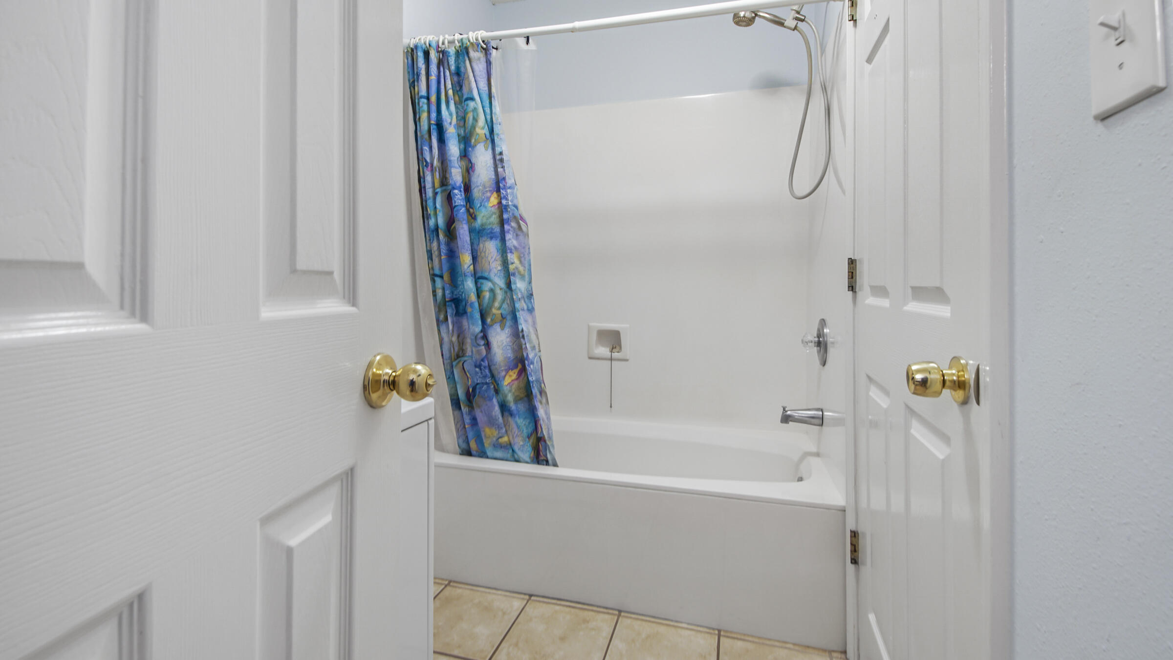 MARAVILLA CONDO 2 - Residential