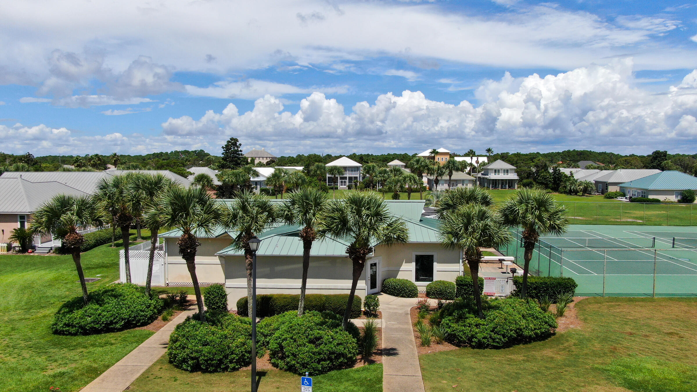 MARAVILLA CONDO 2 - Residential