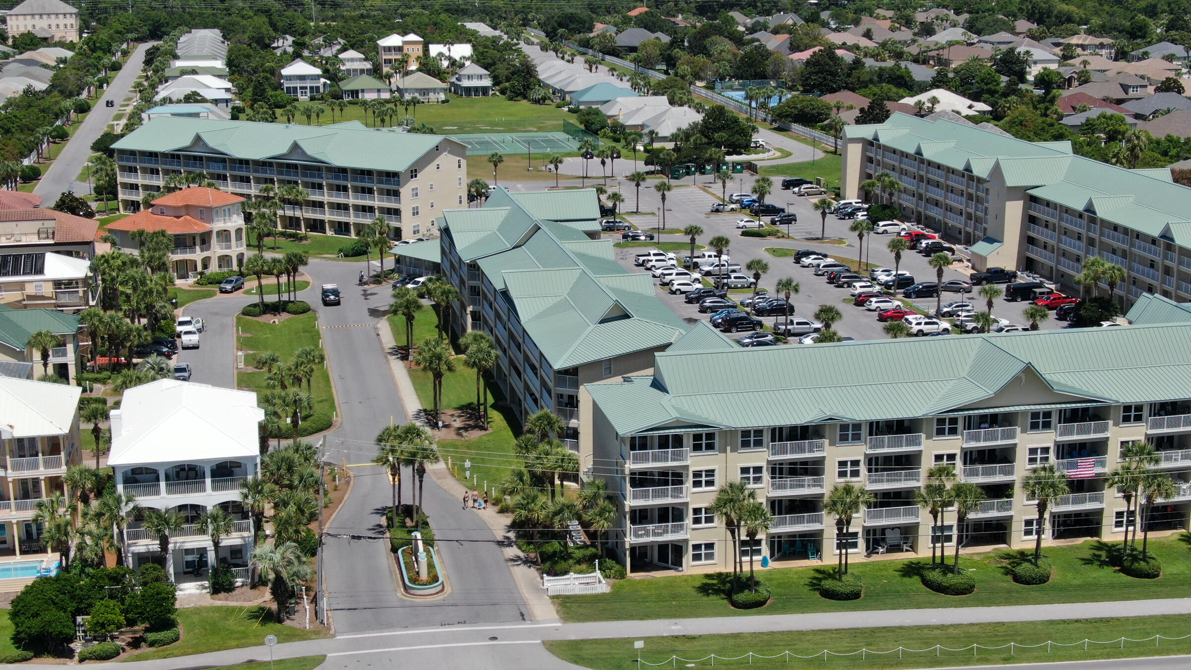 MARAVILLA CONDO 2 - Residential