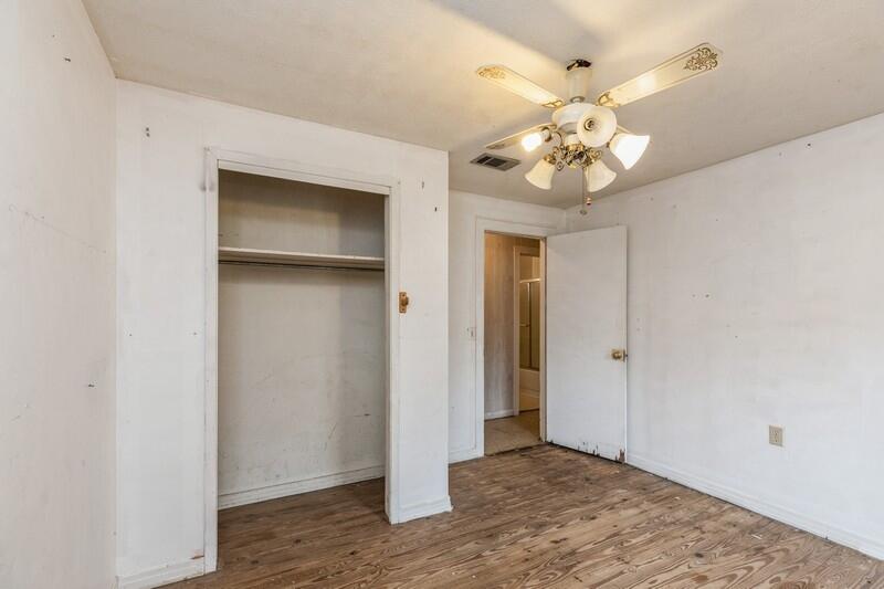 OAKDALE M/F RES/D BLK 17 LOT 3 BLK 2 - Residential