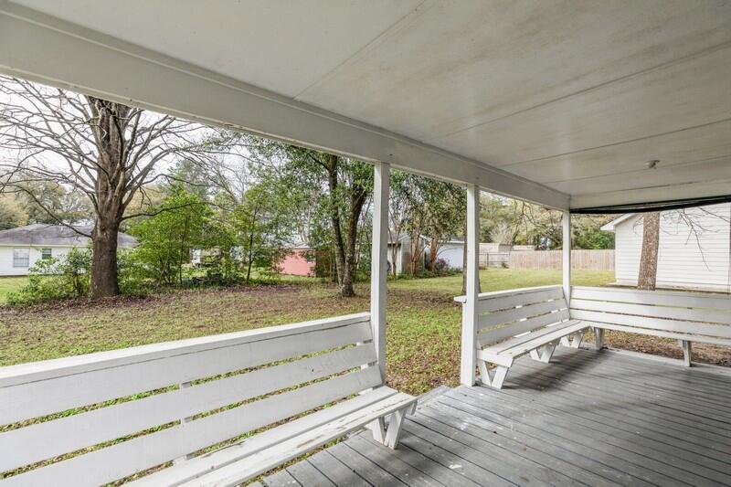 OAKDALE M/F RES/D BLK 17 LOT 3 BLK 2 - Residential