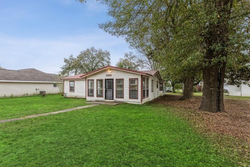THIS CHARMING COUNTRY HOME FEATURING 3 BEDROOMS AND 2 BATHROOMS OVER 1,701 SQ FT (HEATED/COOLED) THE FRONT PORCH AND BACK PORCH ARE PERFECT PLACE TO ENJOY YOUR MORNING OR AFTERNOON WITH YOUR FAVORITE DRINK, ALSO THIS GORGEOUS HOME OFFERS A WONDERFUL OPEN FLOOR PLAN, LIVING AND KITCHEN SPACE. SITUATED ON 0.26 ACRES IN NORTH EAST OF CRESTVIEW ONLY 10 MILES OF BAKER AND JUST FEW MINUTES AWAY FROM DOWNTOWN, SCHOOLS, SHOPPING AND LESS THAN 30 MINUTE TO THE GORGEOUS BEACHES OF DESTIN, SOUTH WALTON AND EGLIN AFB