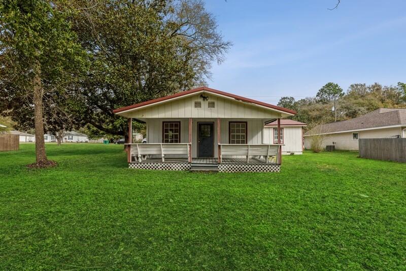OAKDALE M/F RES/D BLK 17 LOT 3 BLK 2 - Residential