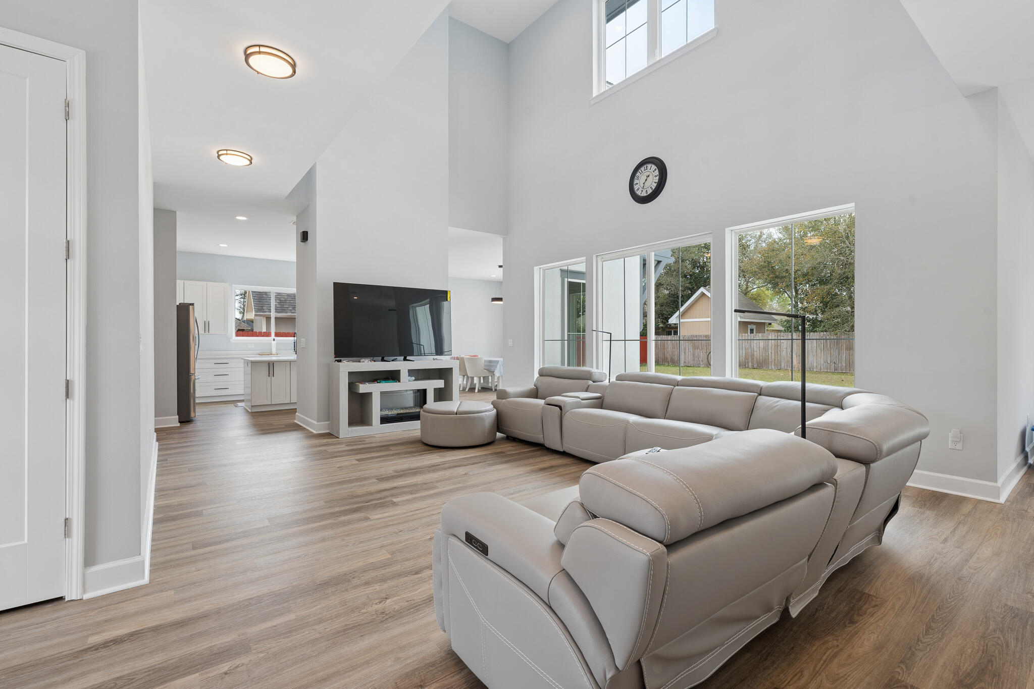 Lake Merial - Residential