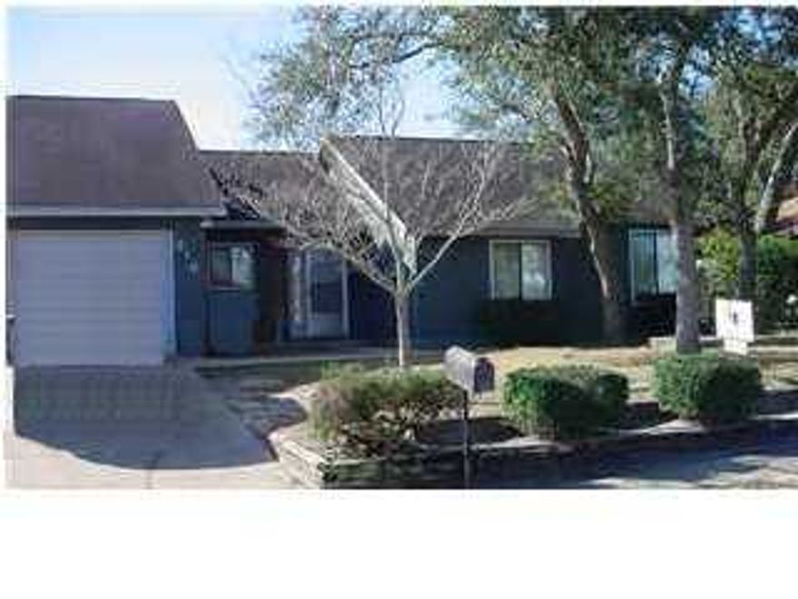 Great family home in the heart of Niceville. This 3/2 home features cathedral ceilings, double vanity sinks in master bath, screened Florida room & fenced backyard with utility storage building. Owner will consider a small dog that has been spayed/neutered and housebroken with a $255 non-refundable pet fee. No Smoking! Any person 18 years or older need to complete a separate application and pay a separate application fee. Available April 27th.