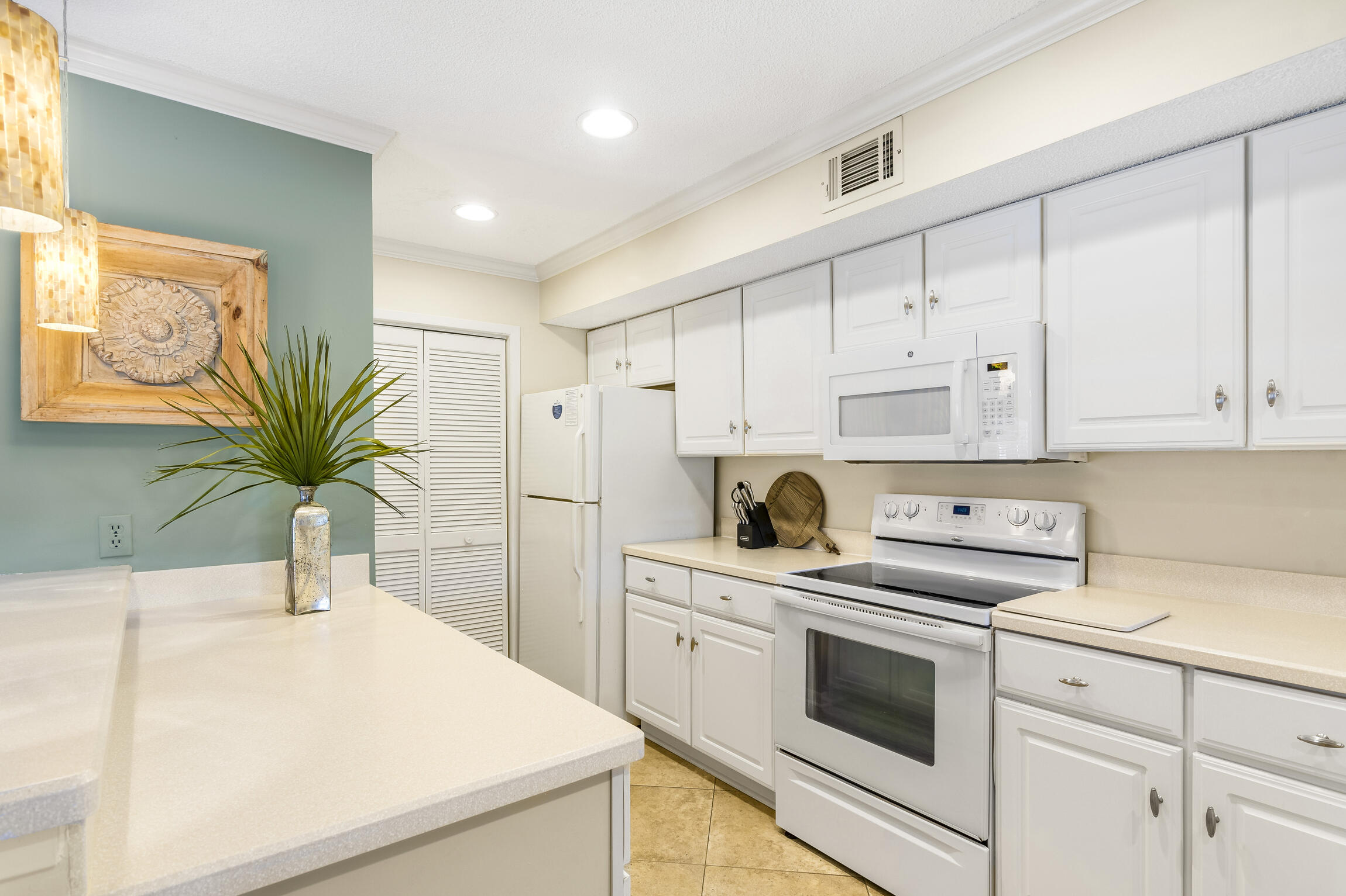 HARBOUR POINT CONDO - Residential Lease