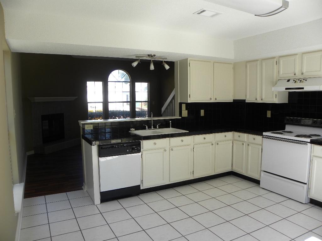 CHATEAU PRES DE LA MER - Residential