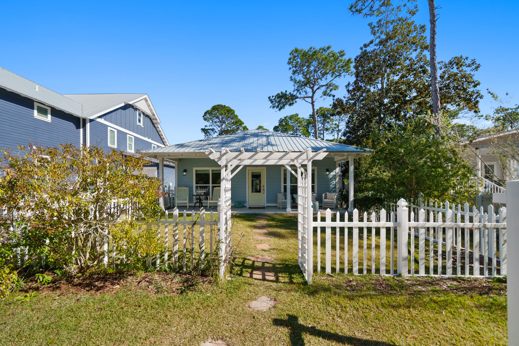 GULF SHORE MANOR - Residential