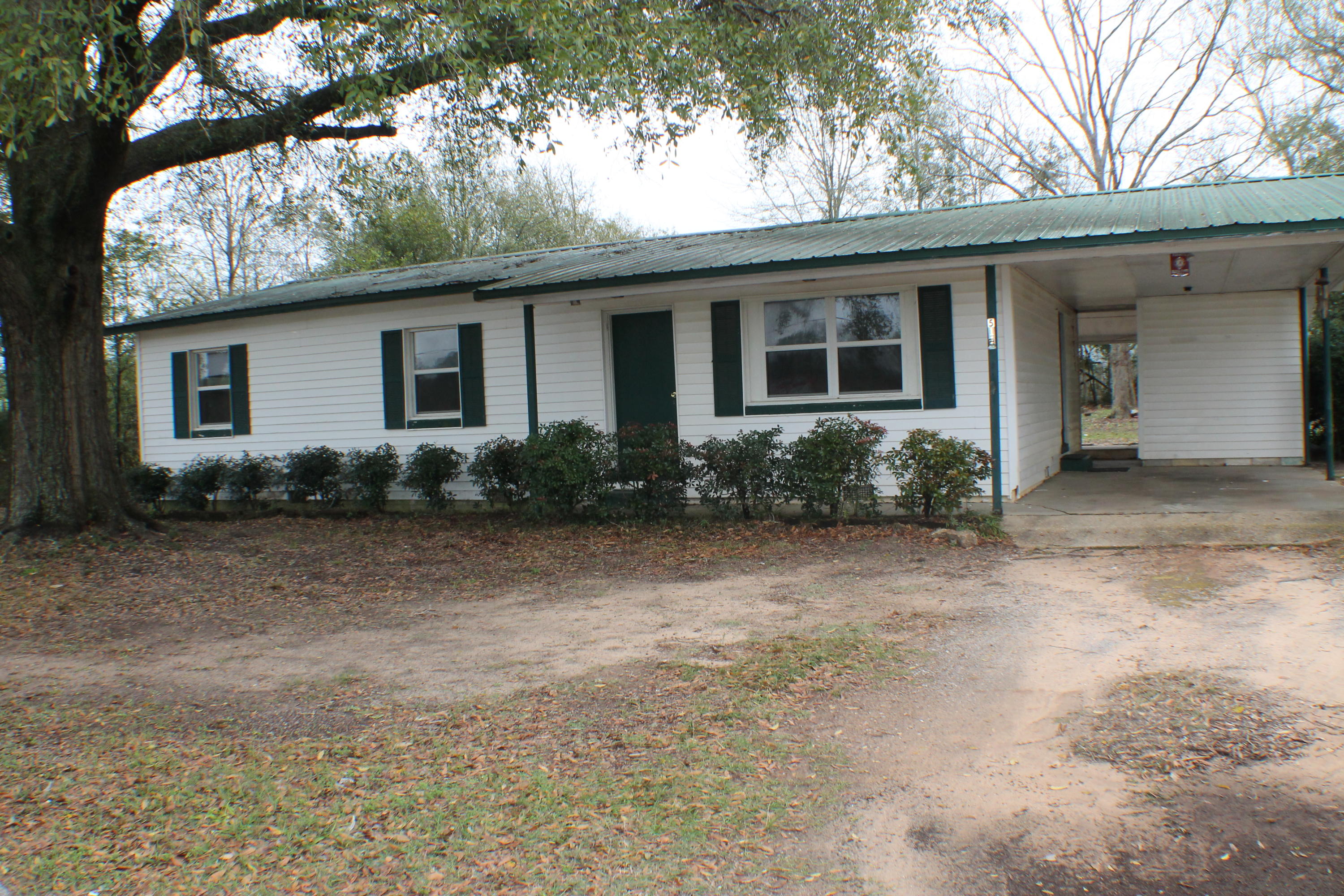 OAKDALE - Residential Lease