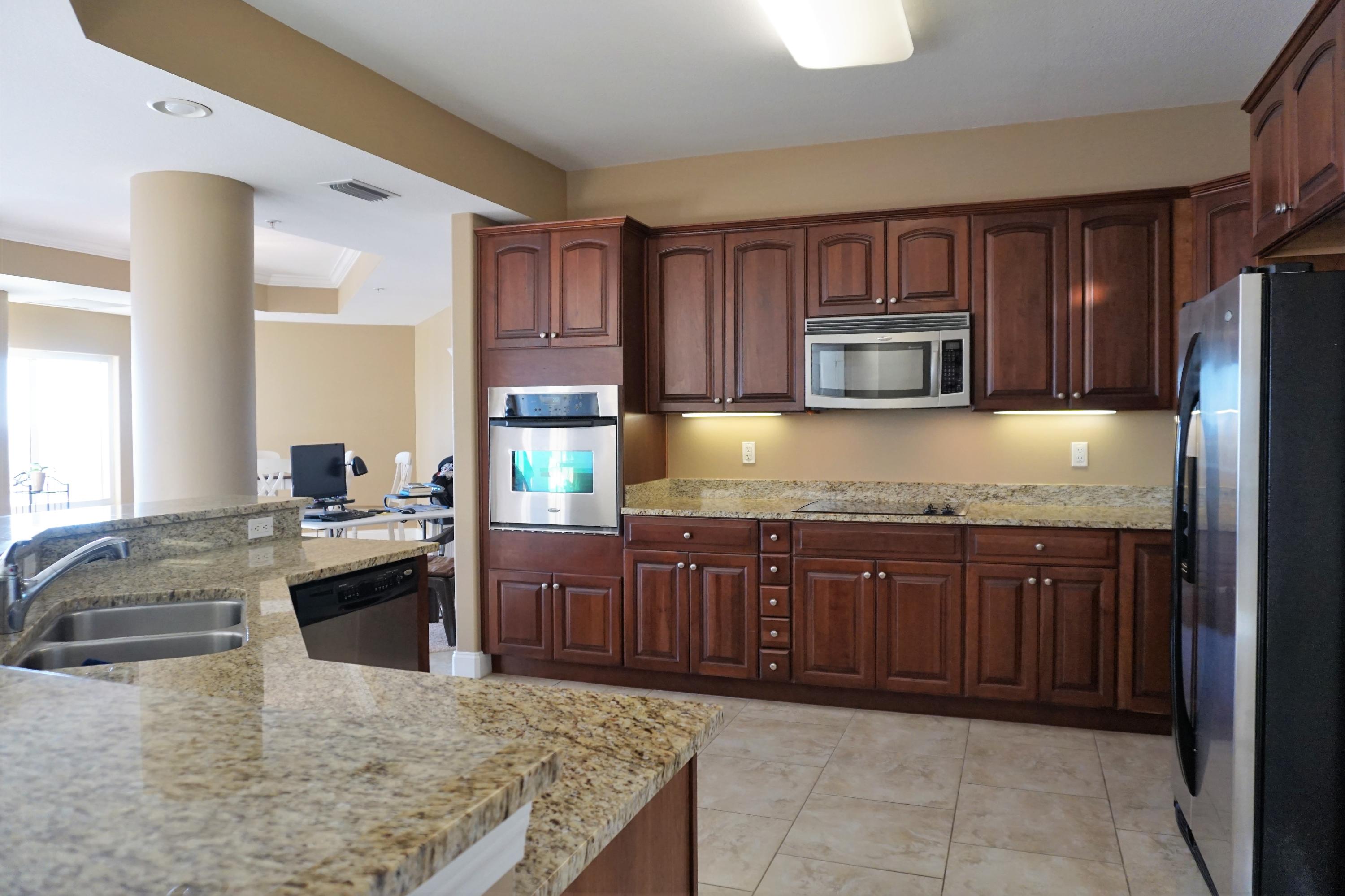 PRESIDIO YACHT CLUB - Residential