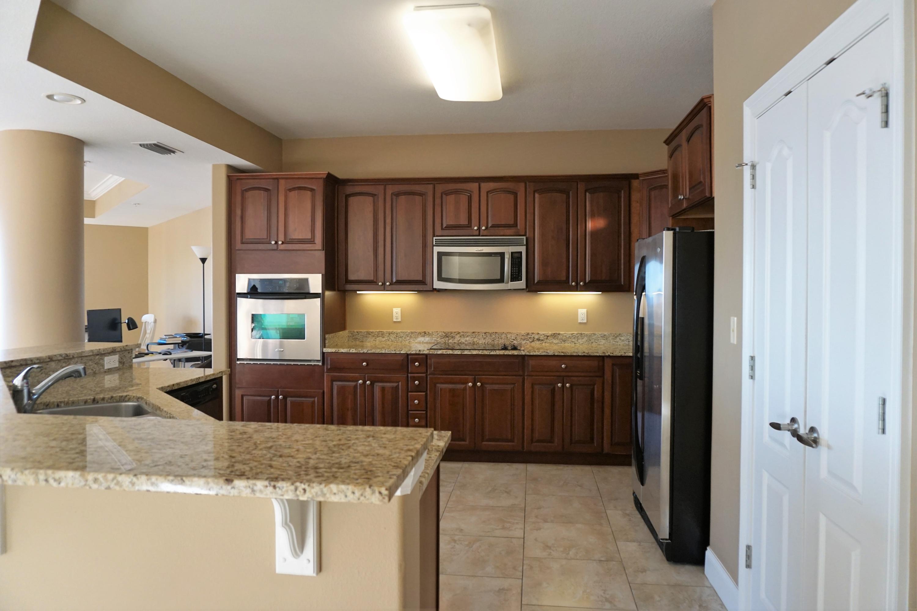 PRESIDIO YACHT CLUB - Residential