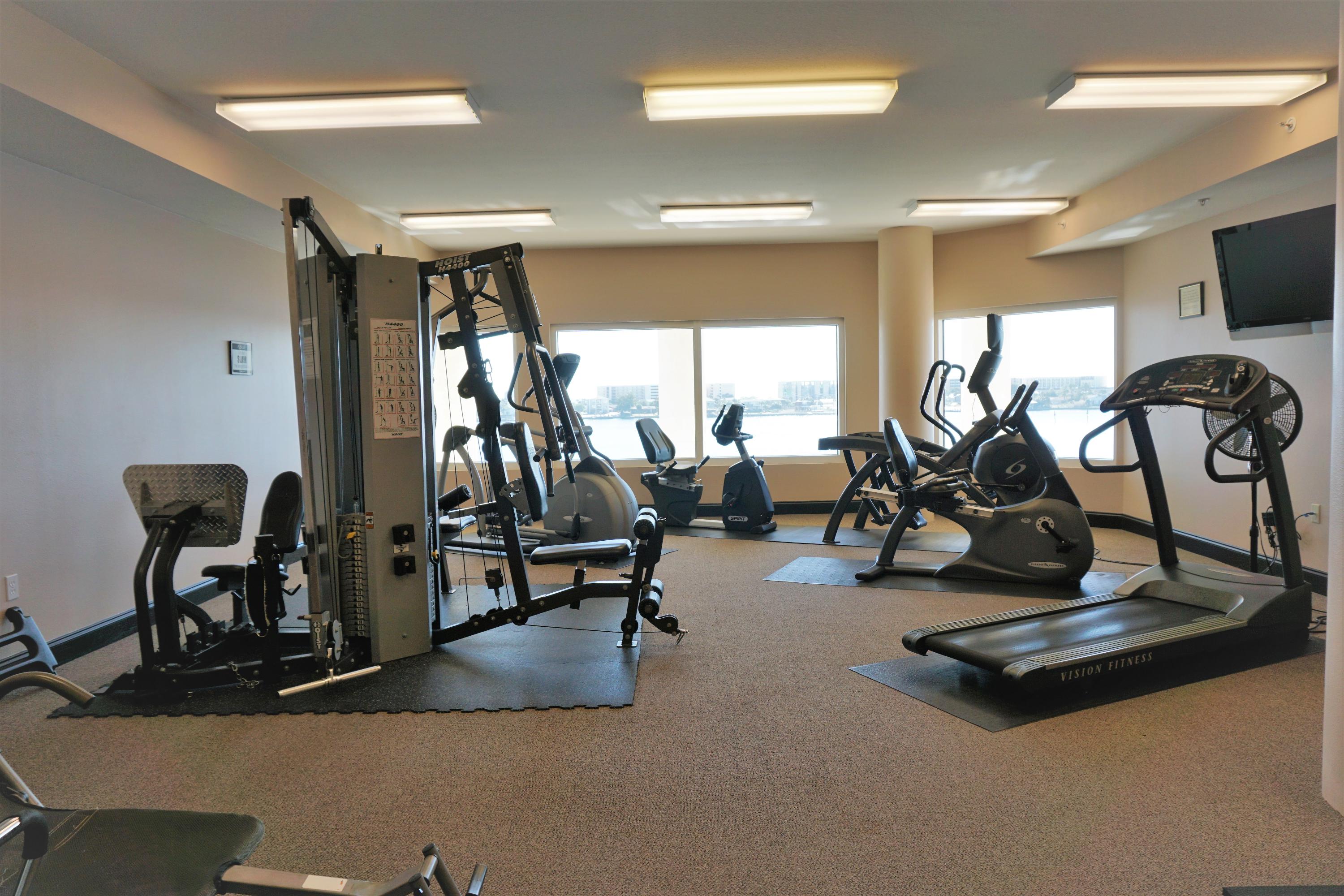 PRESIDIO YACHT CLUB - Residential