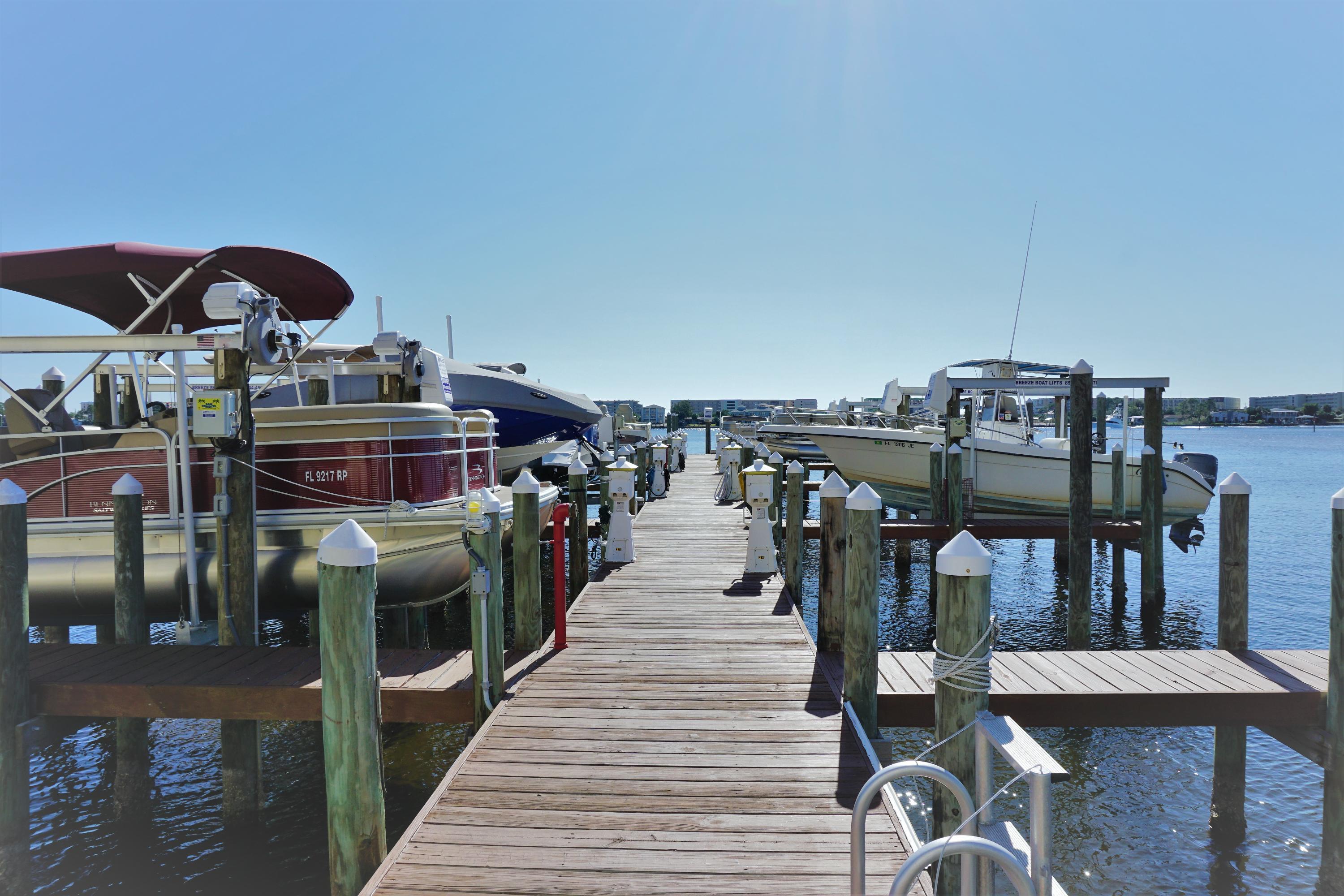 PRESIDIO YACHT CLUB - Residential
