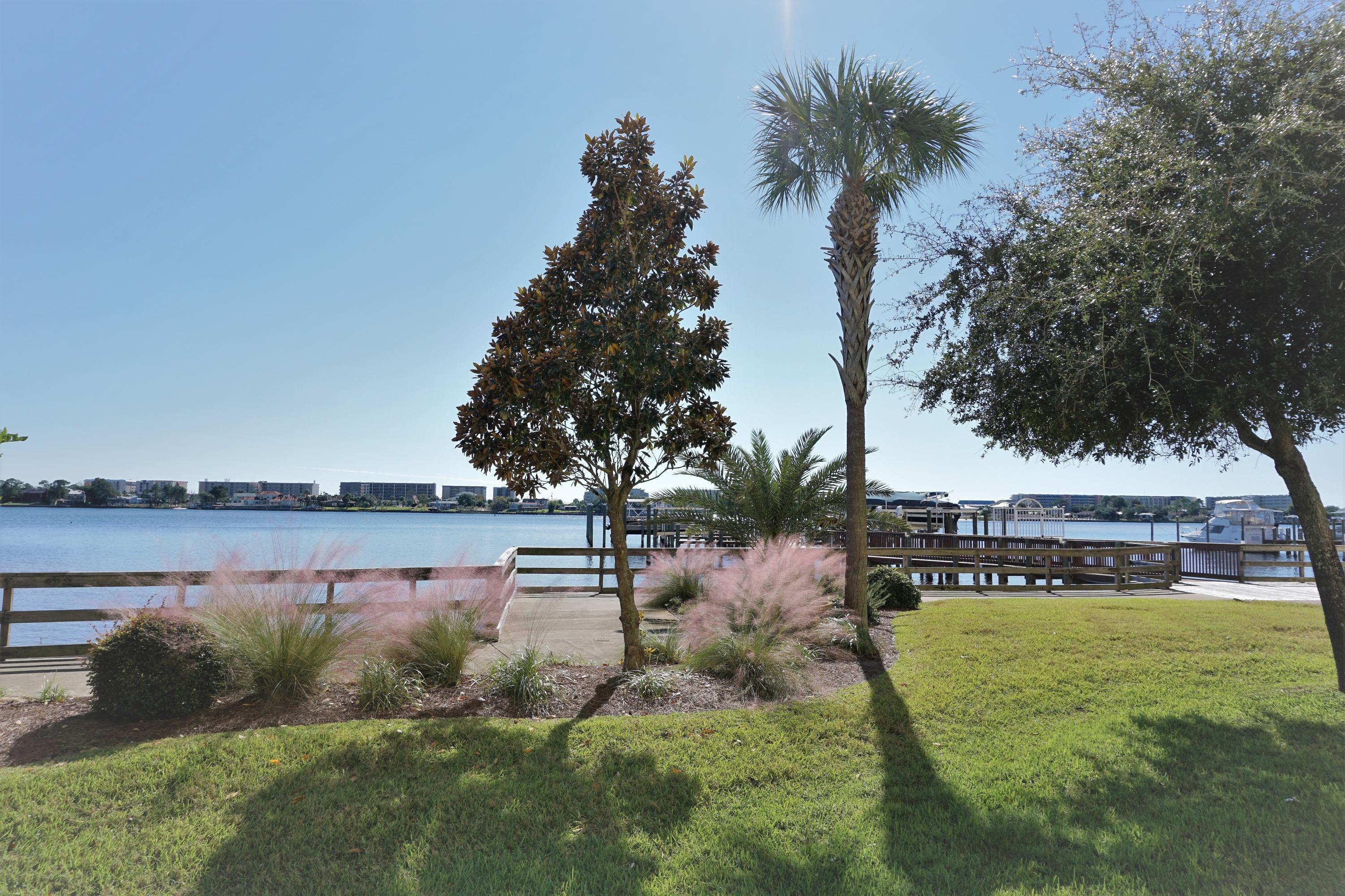 PRESIDIO YACHT CLUB - Residential