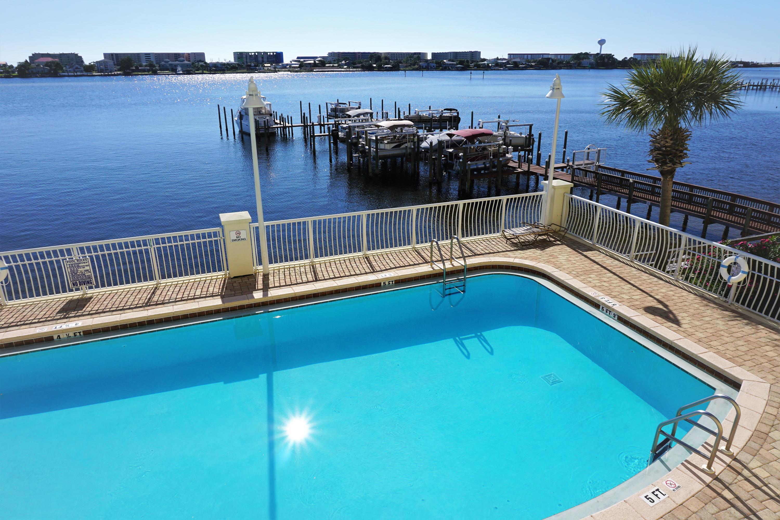 PRESIDIO YACHT CLUB - Residential