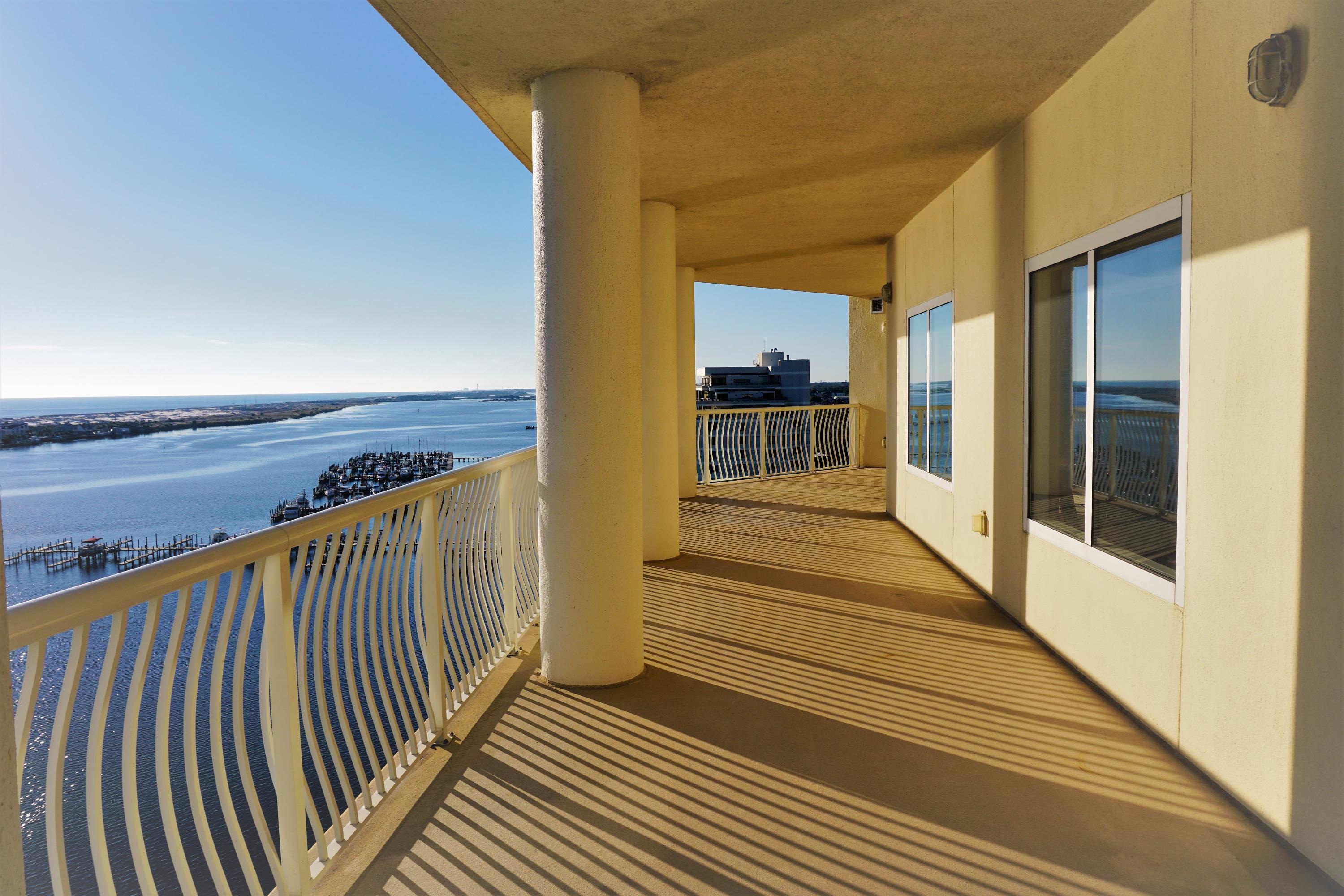 PRESIDIO YACHT CLUB - Residential