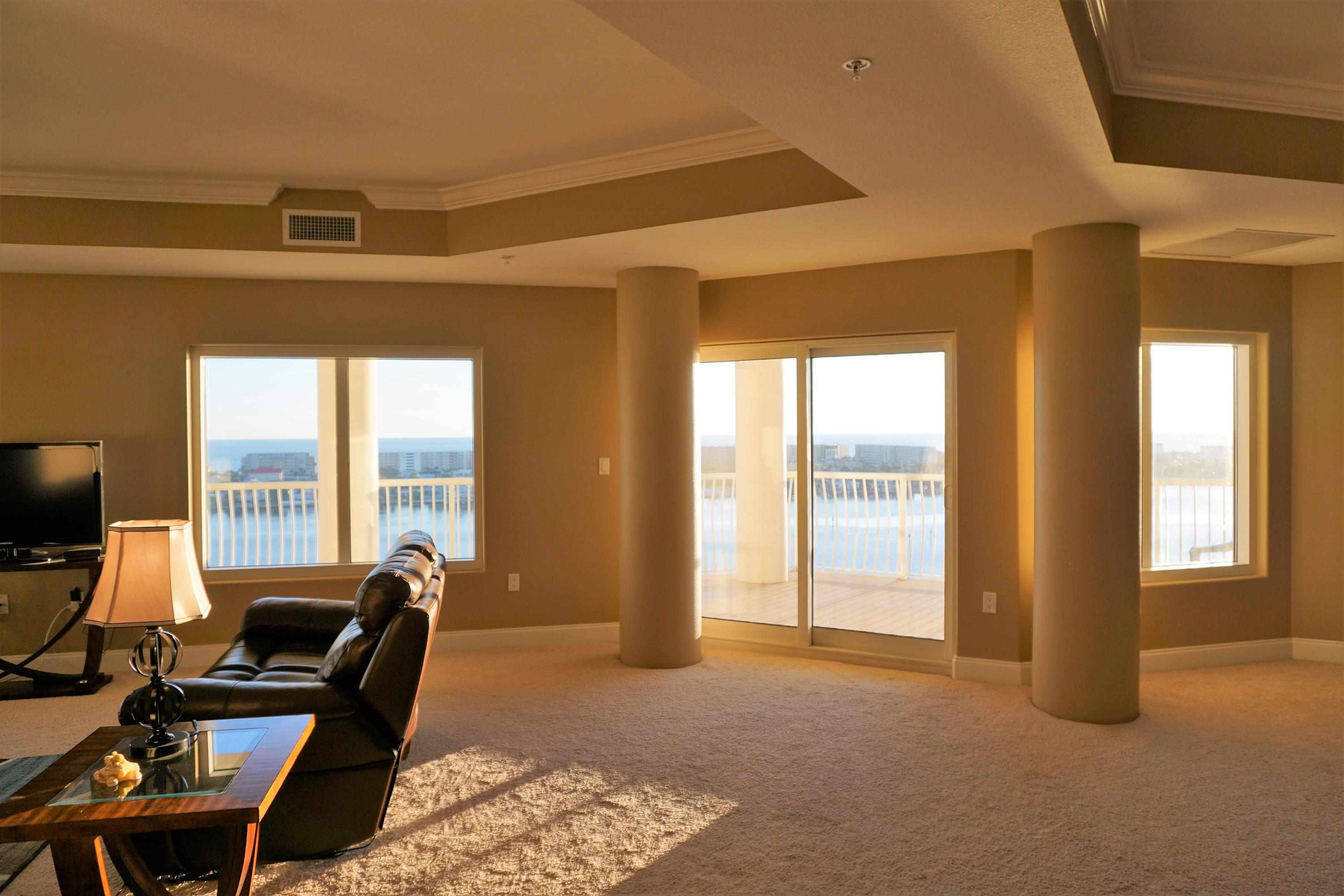 PRESIDIO YACHT CLUB - Residential