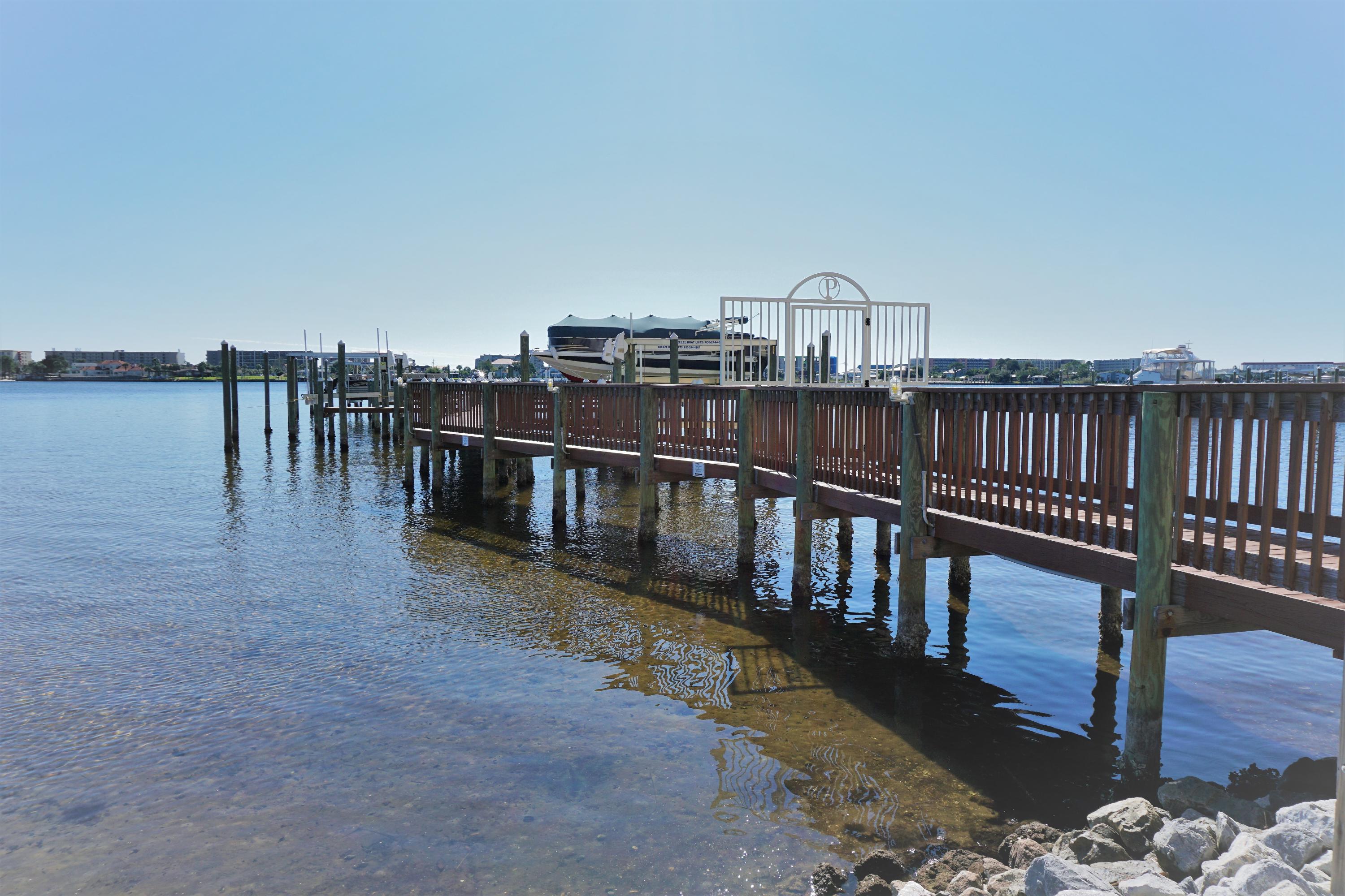 PRESIDIO YACHT CLUB - Residential