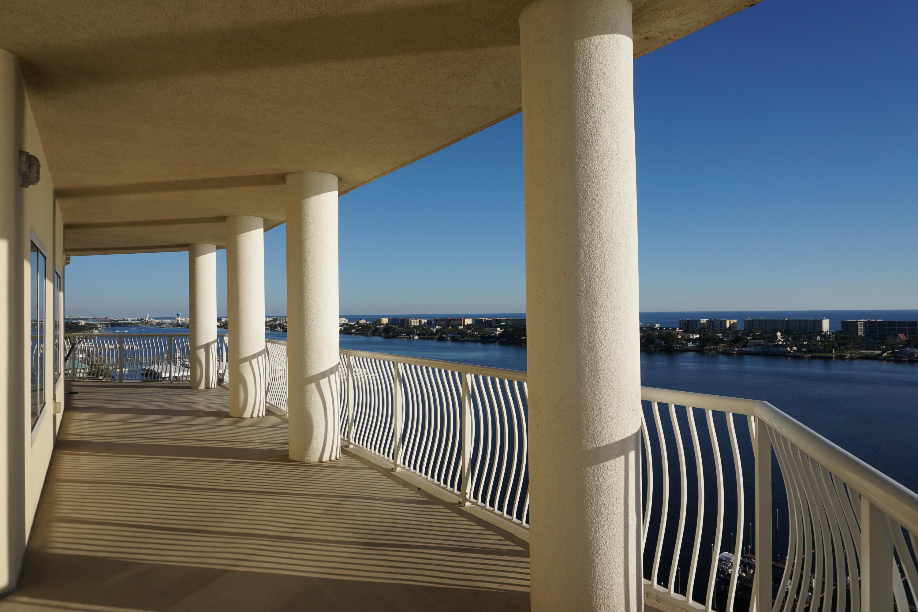 PRESIDIO YACHT CLUB - Residential