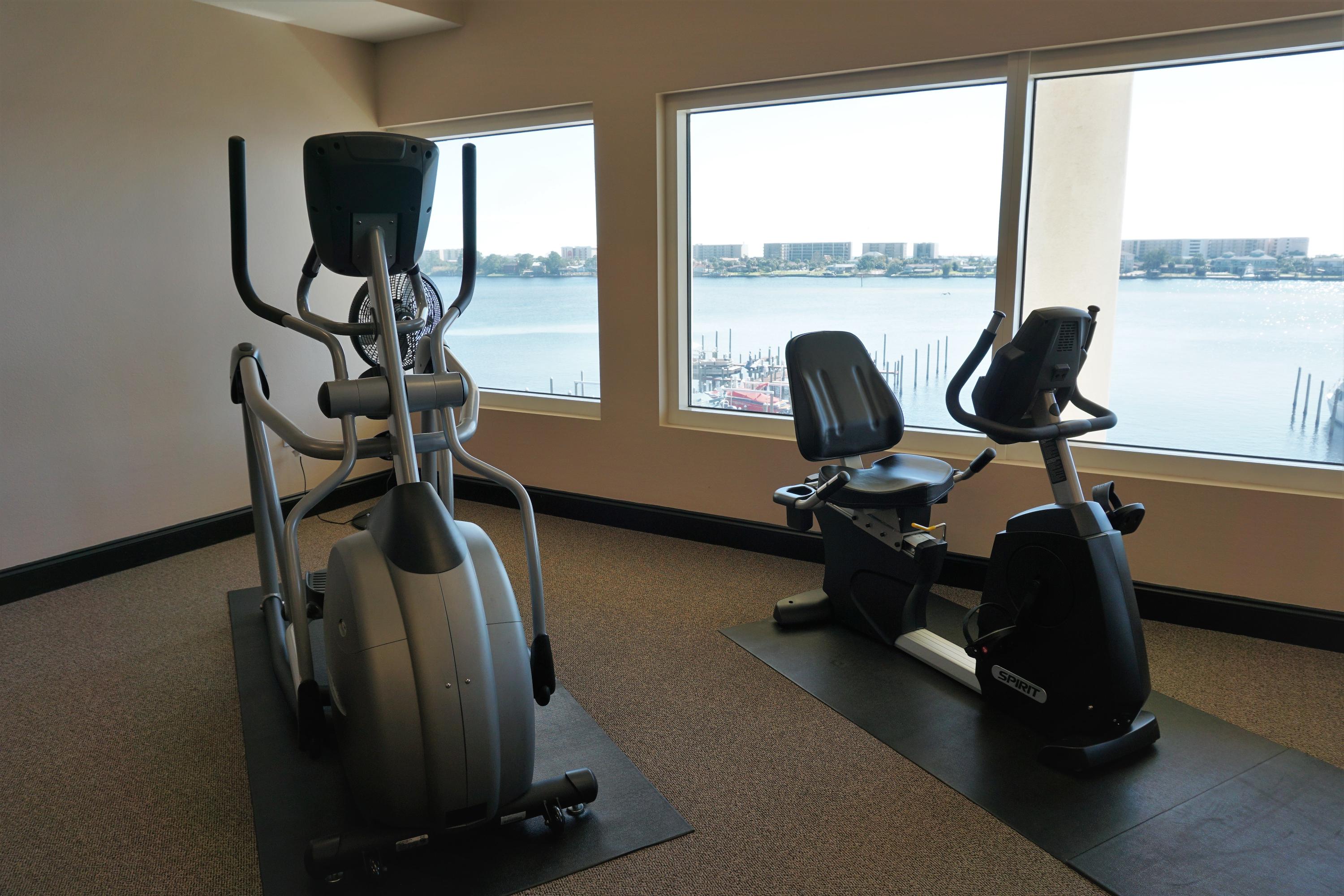 PRESIDIO YACHT CLUB - Residential