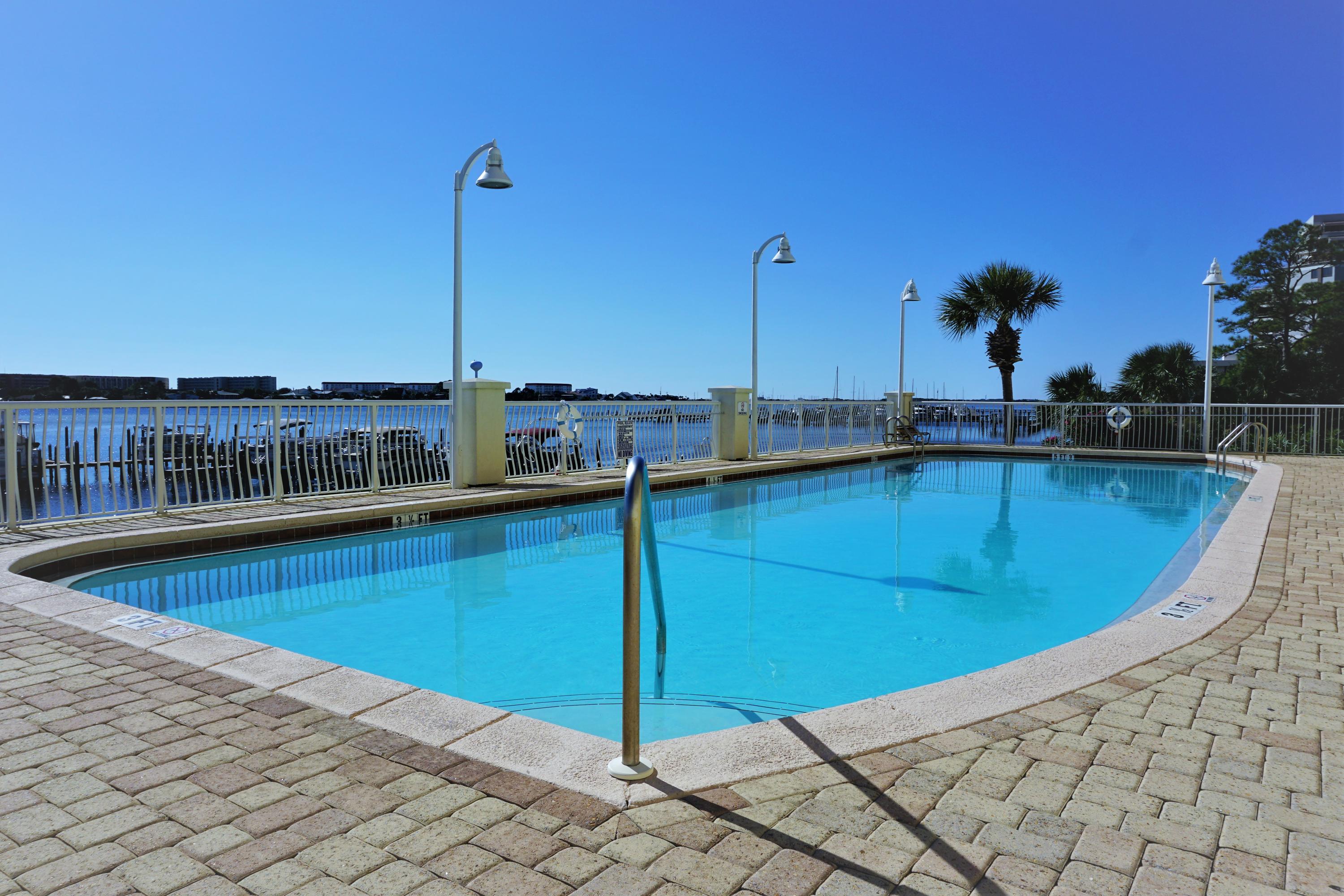 PRESIDIO YACHT CLUB - Residential